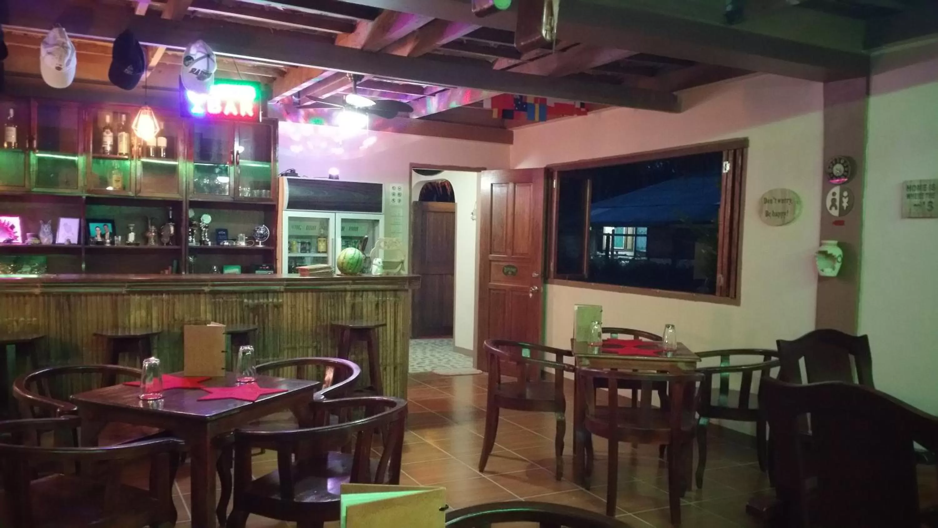 Restaurant/Places to Eat in Rubin Resort