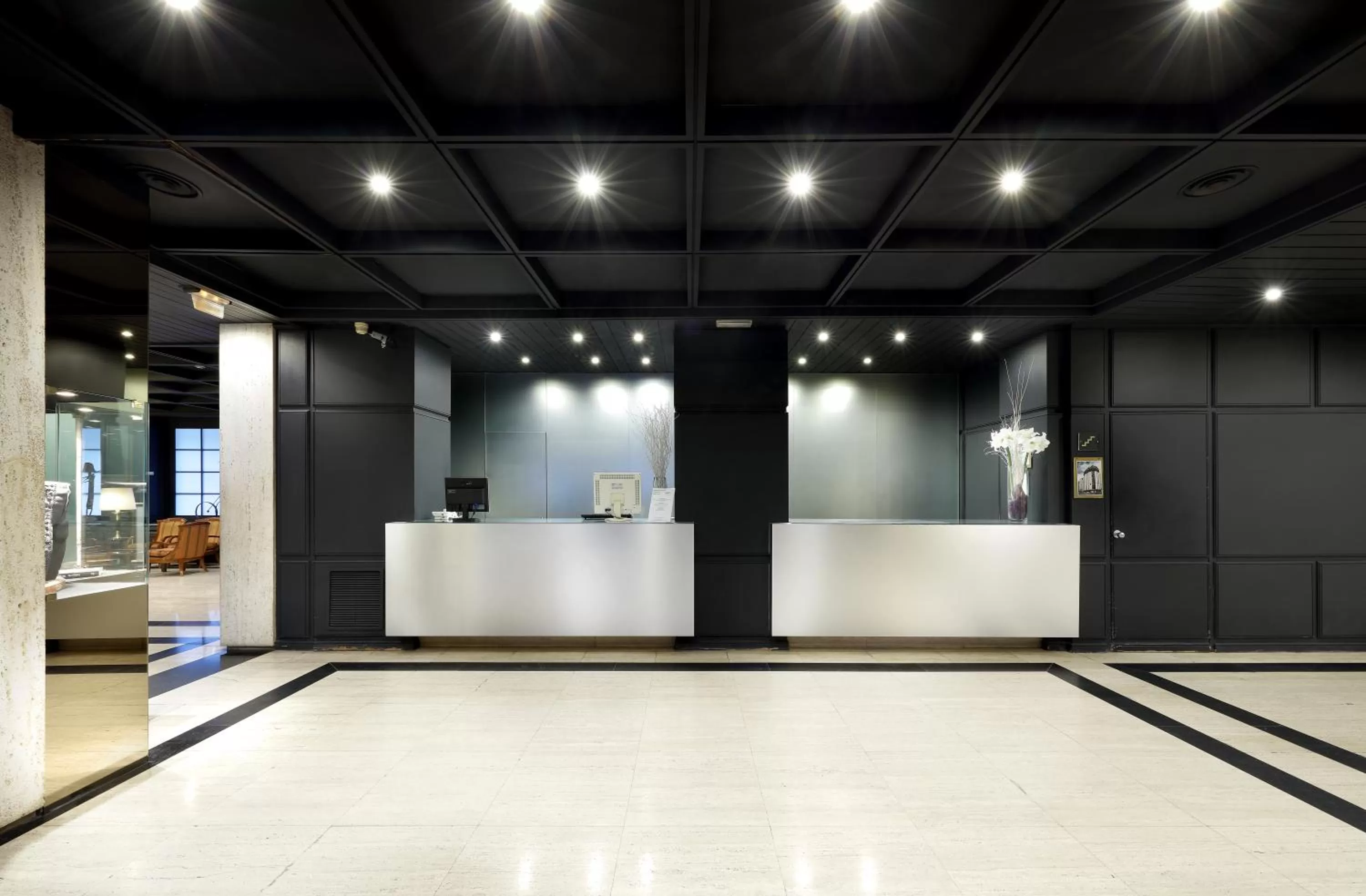 Lobby or reception in Crisol Puerta de Burgos