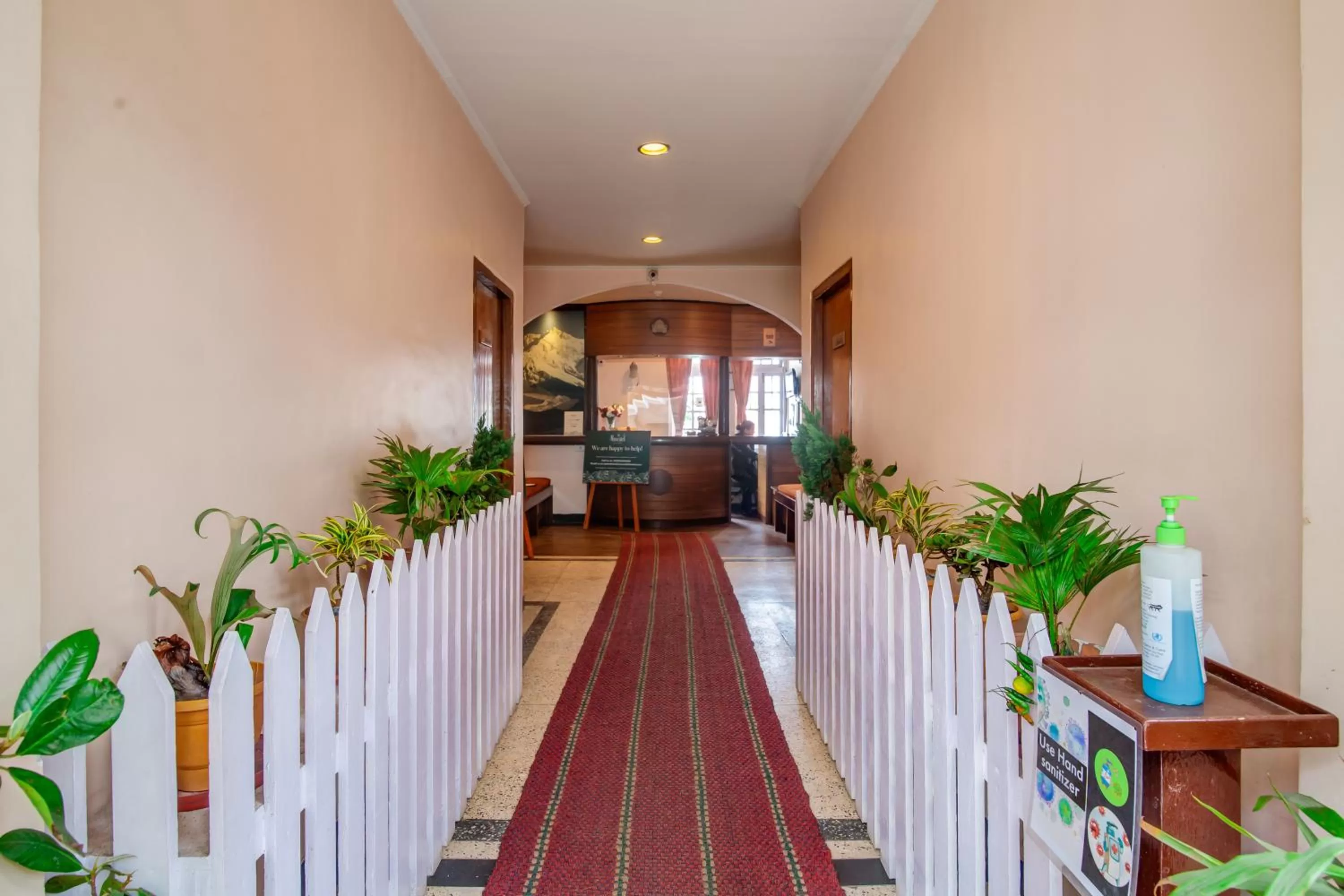 Lobby or reception in Muscatel Spring Burn - 100 Mts from Mall Road