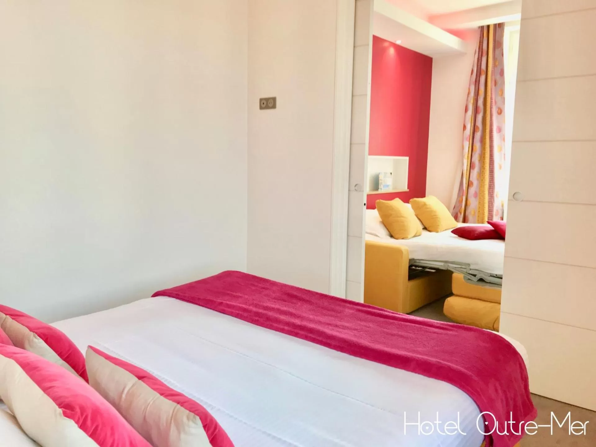 Bed in Hôtel Outre-Mer - Villa Le Couchant