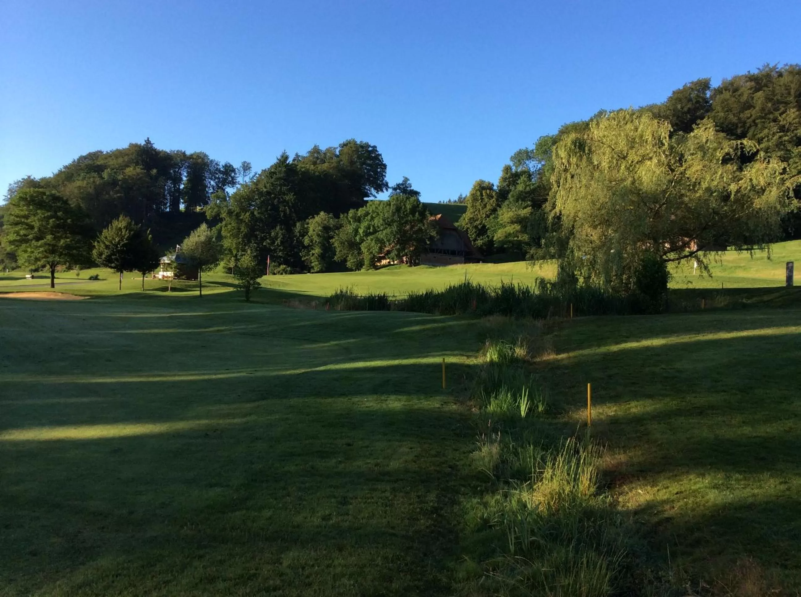 Property building in Landcafe mit Mini Hotel