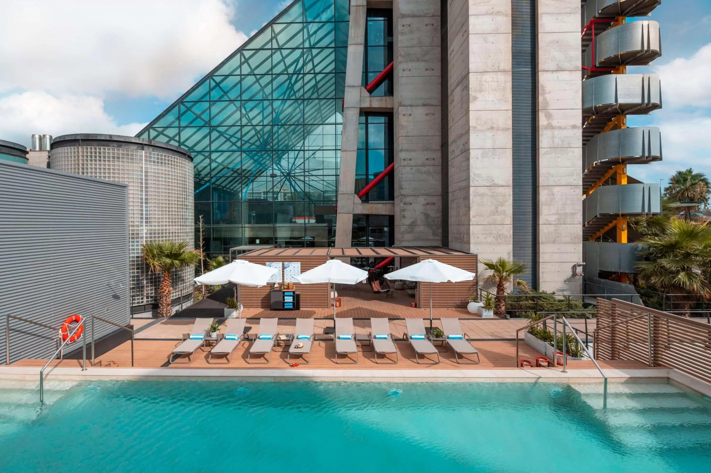 Swimming pool in Hyatt Regency Barcelona Tower