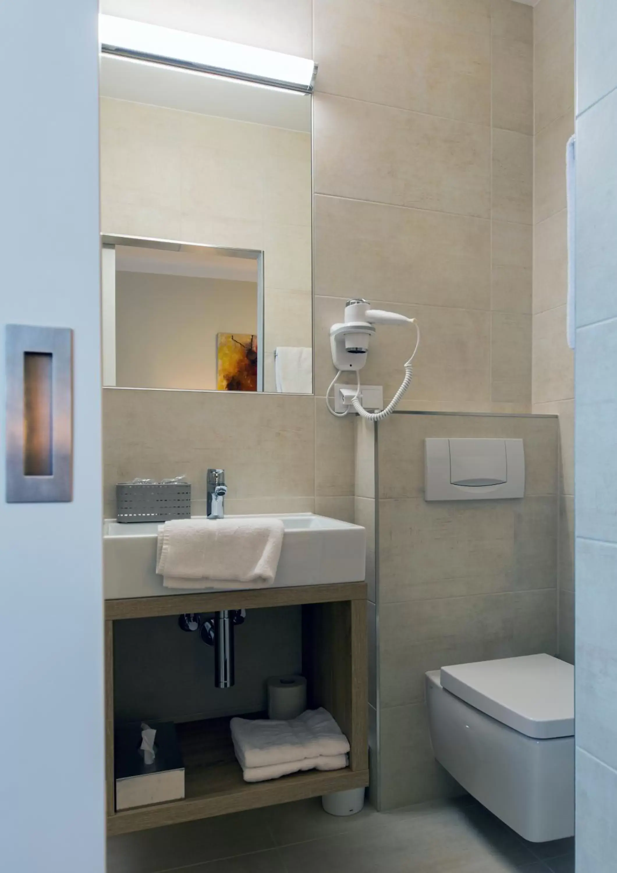 Budget Double Room in Hotel Guidassoni Budget Double Room in Hotel Guidassoni