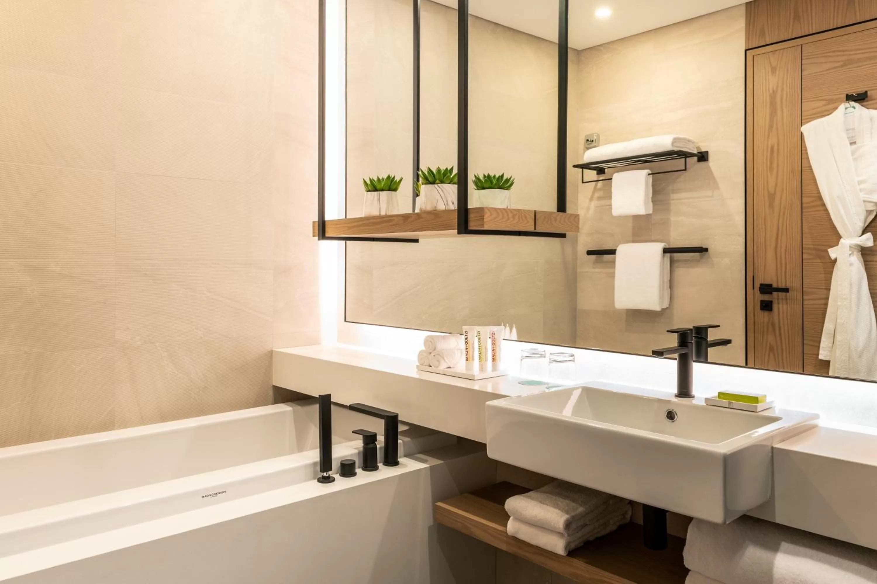 Bathroom in Le Royal Meridien Beach Resort & Spa Dubai