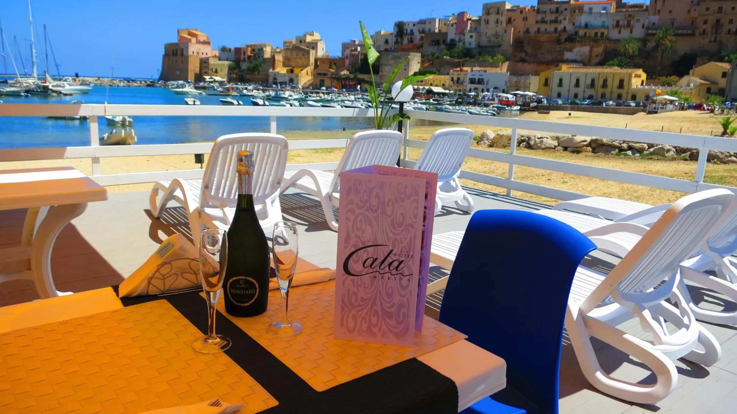 Facade/entrance in Hotel Cala Marina