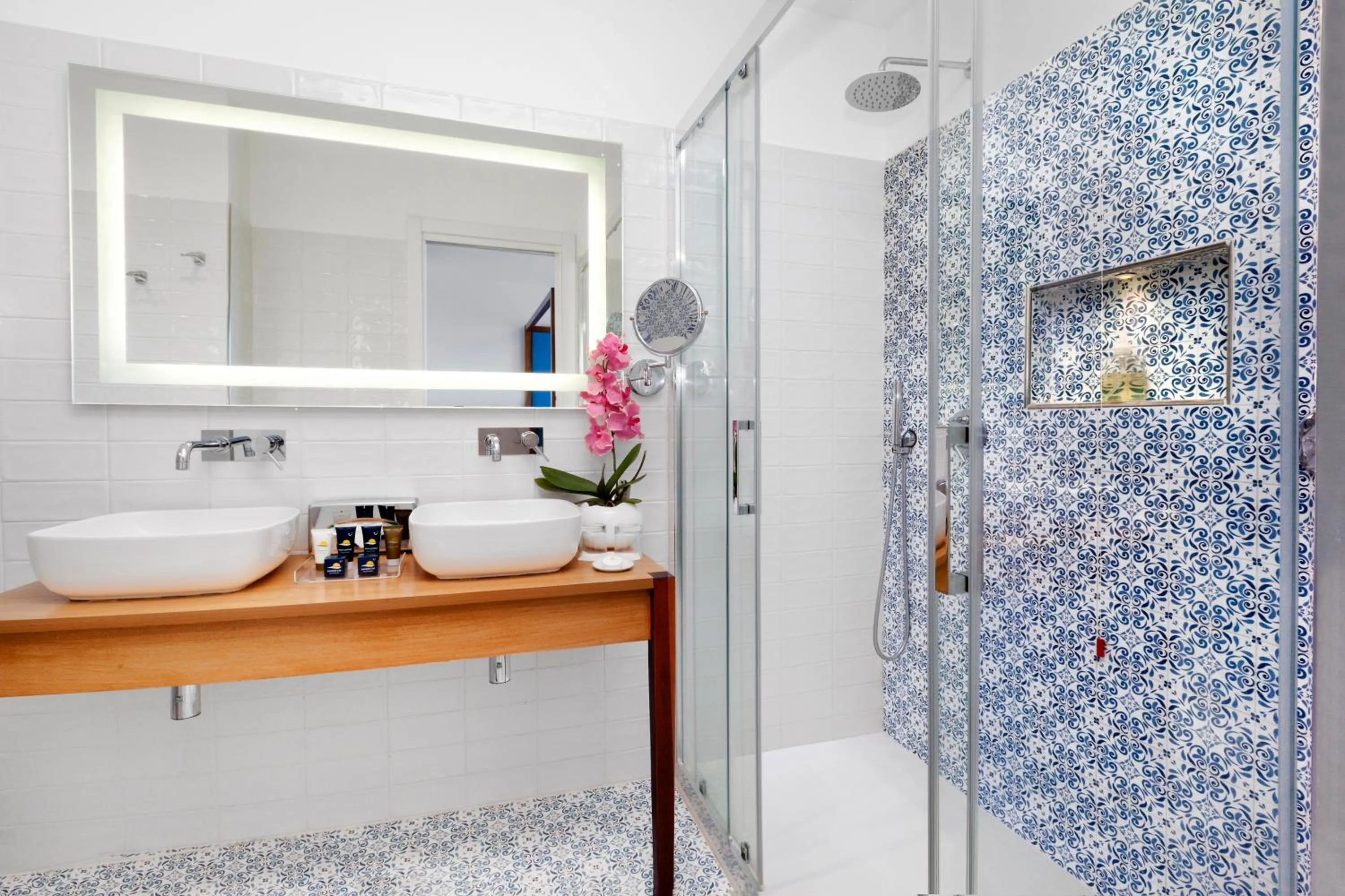 Bathroom in Atlantic Palace Hotel