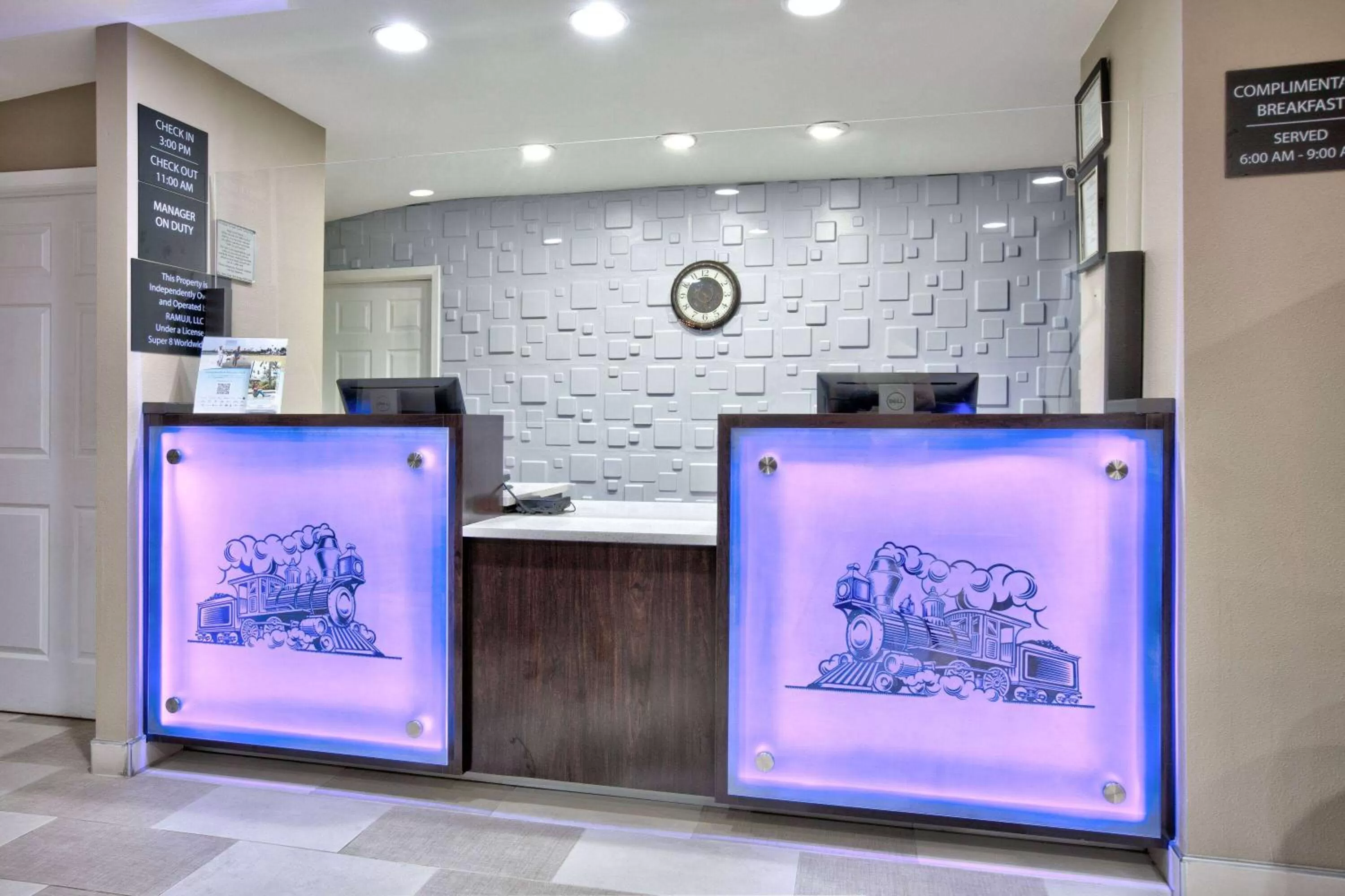 Lobby or reception in Super 8 by Wyndham Palestine TX