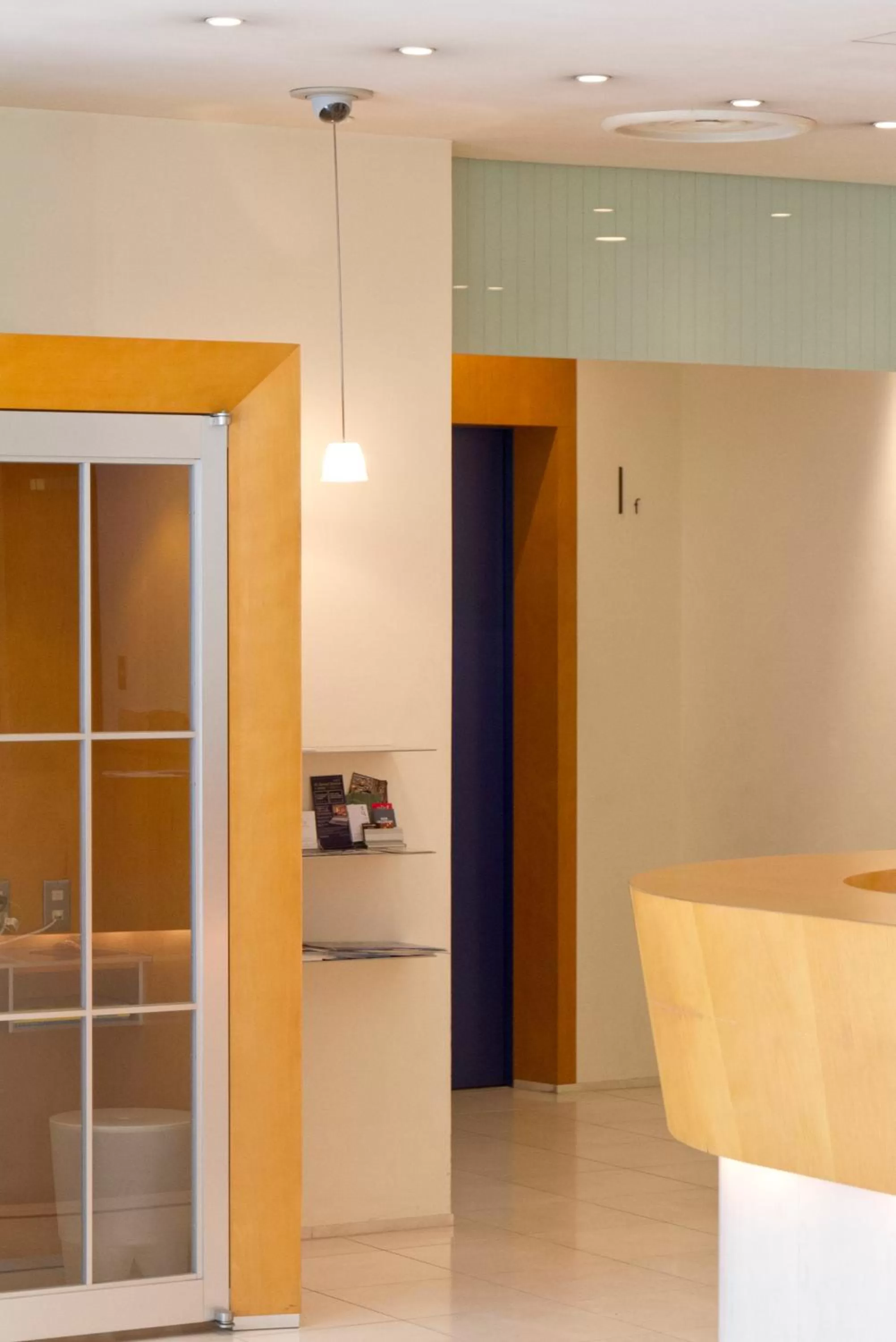 Lobby or reception in 7 Days Hotel