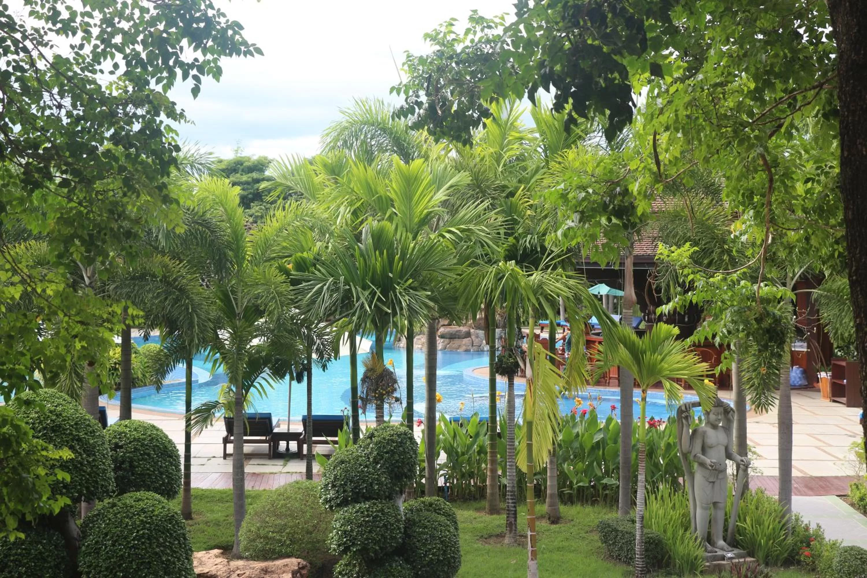 Pool view in Try Palace Resort Kep
