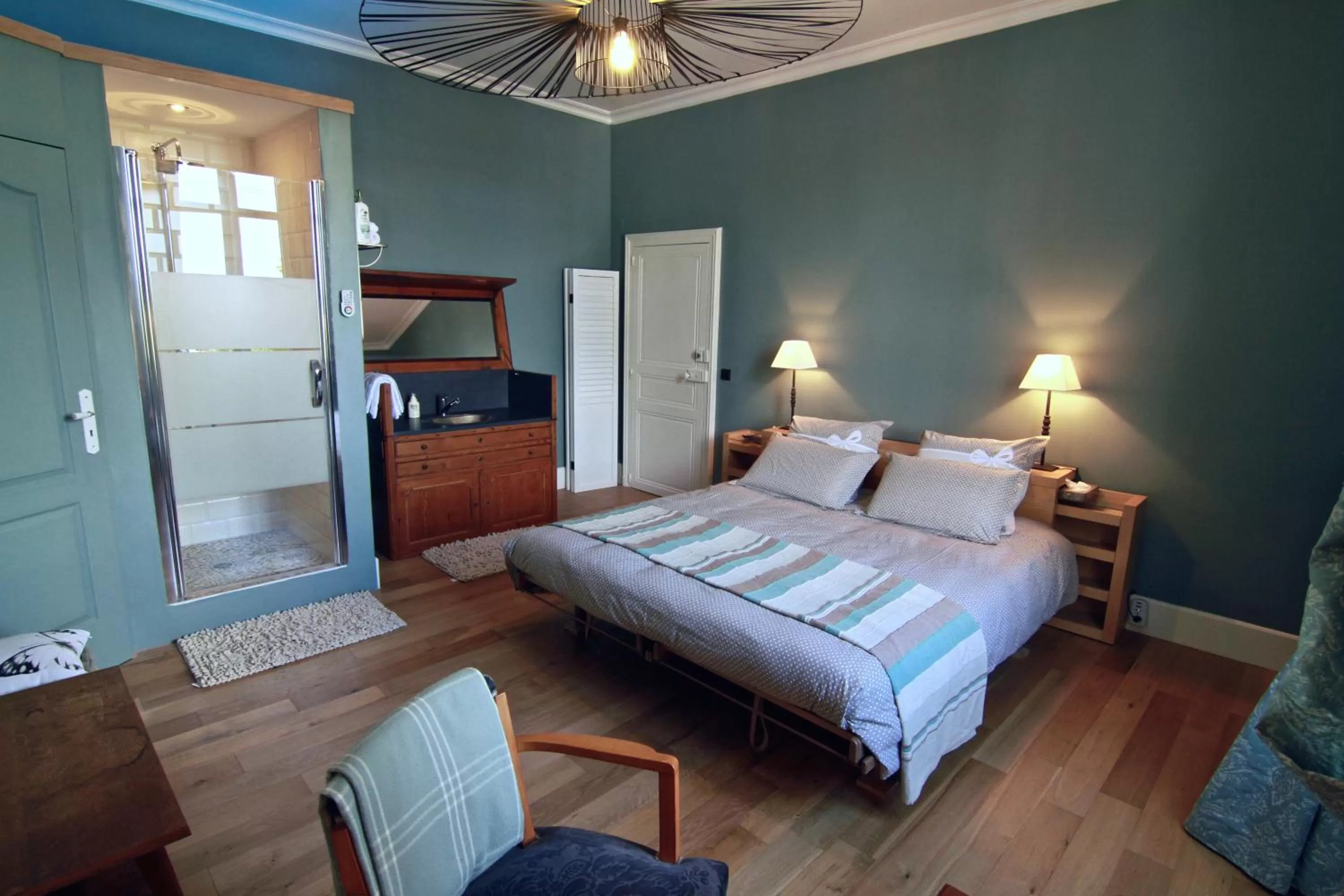 Photo of the whole room, Bed in La Lambertine & Spa