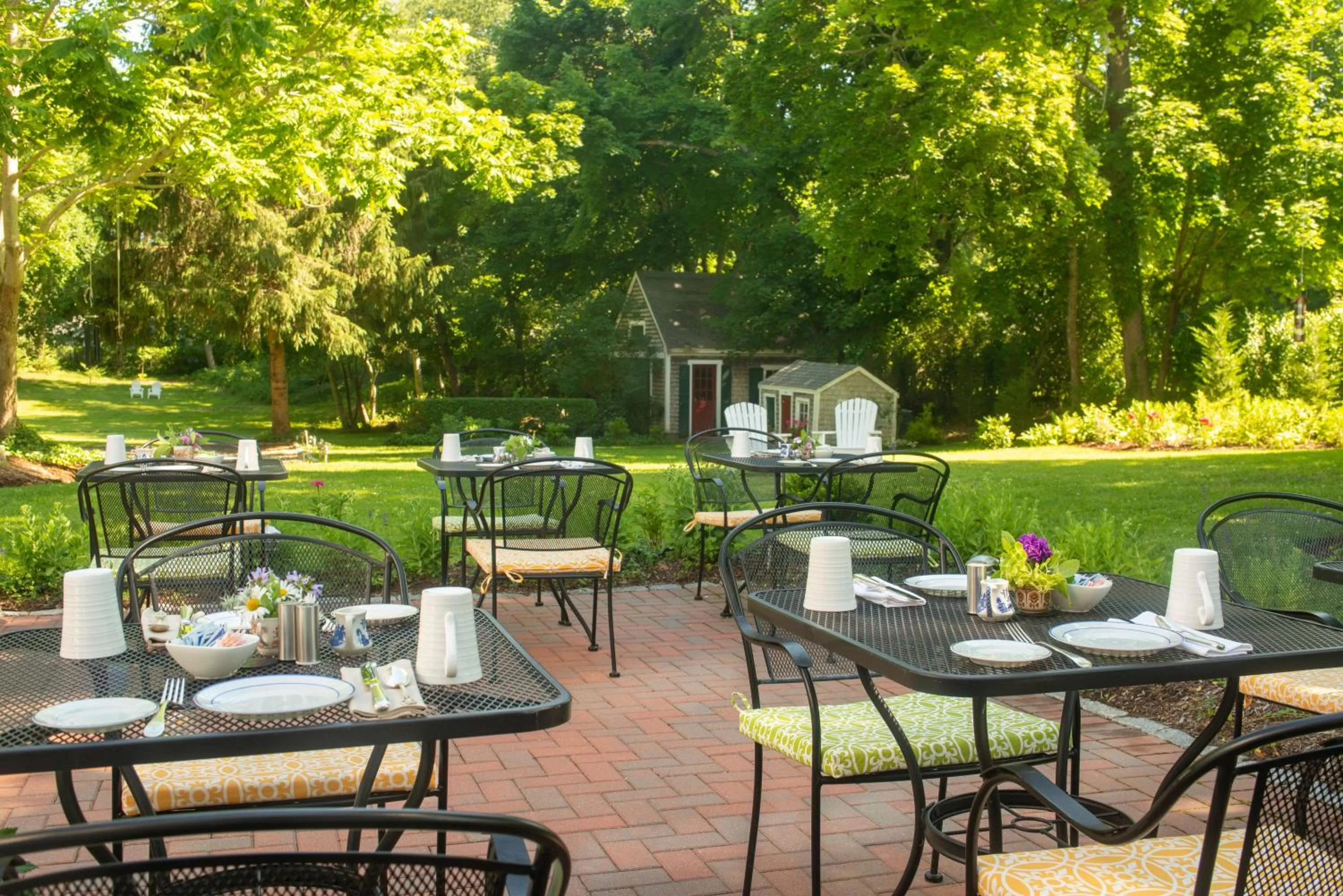 Patio, Restaurant/Places to Eat in Village Inn