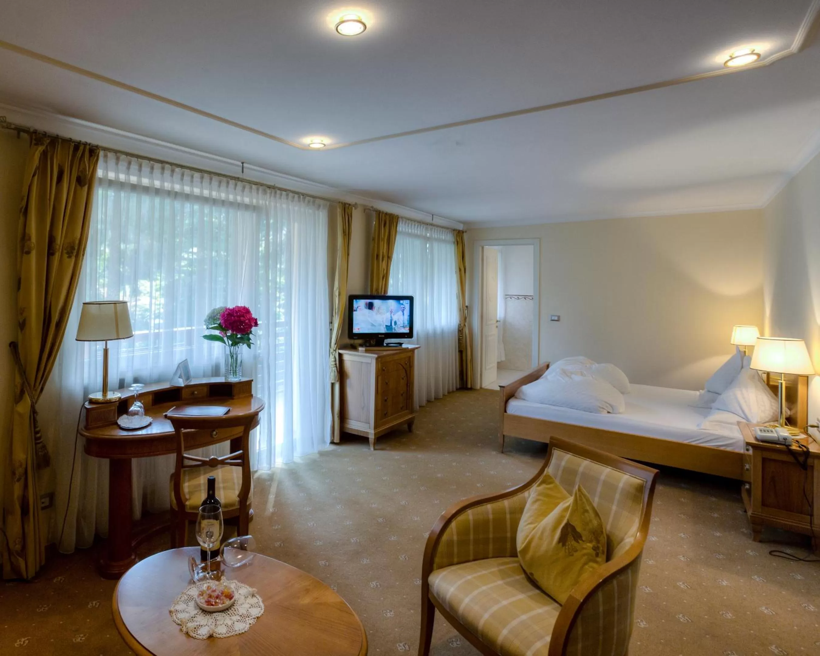 Photo of the whole room, Bed in Hotel Aster