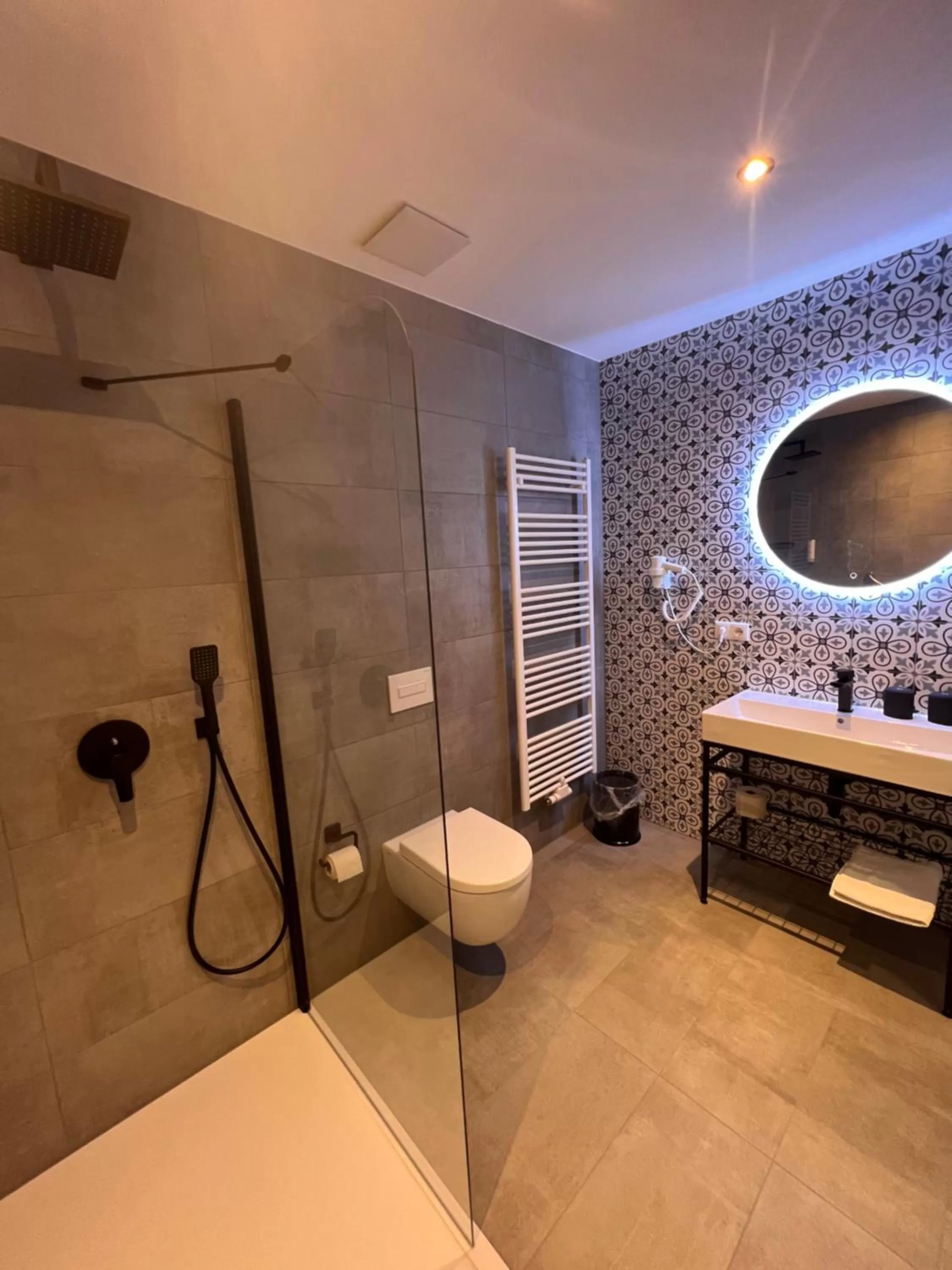 Shower in Novel Hotel