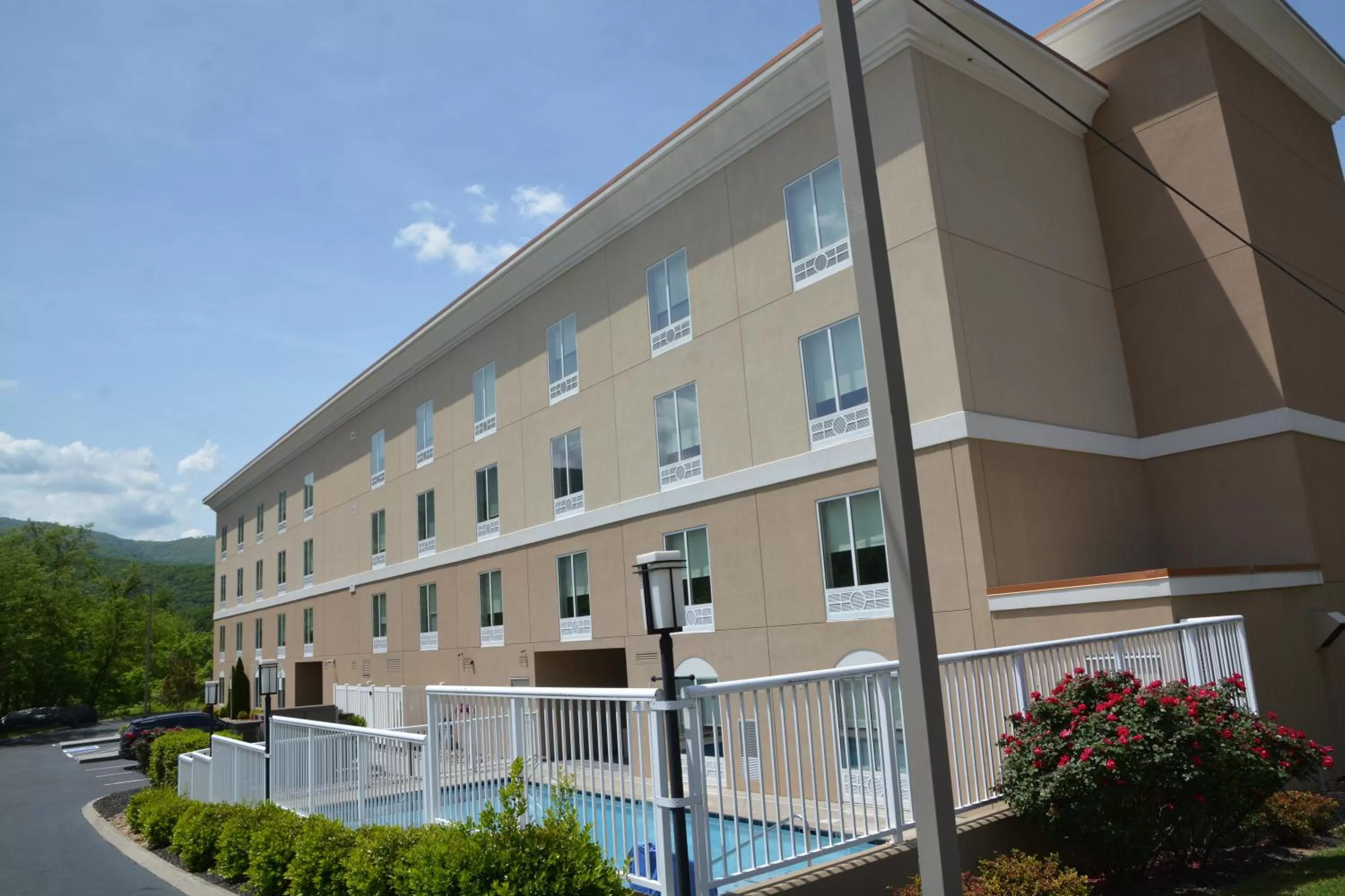 Property building in Holiday Inn Express & Suites Caryville by IHG