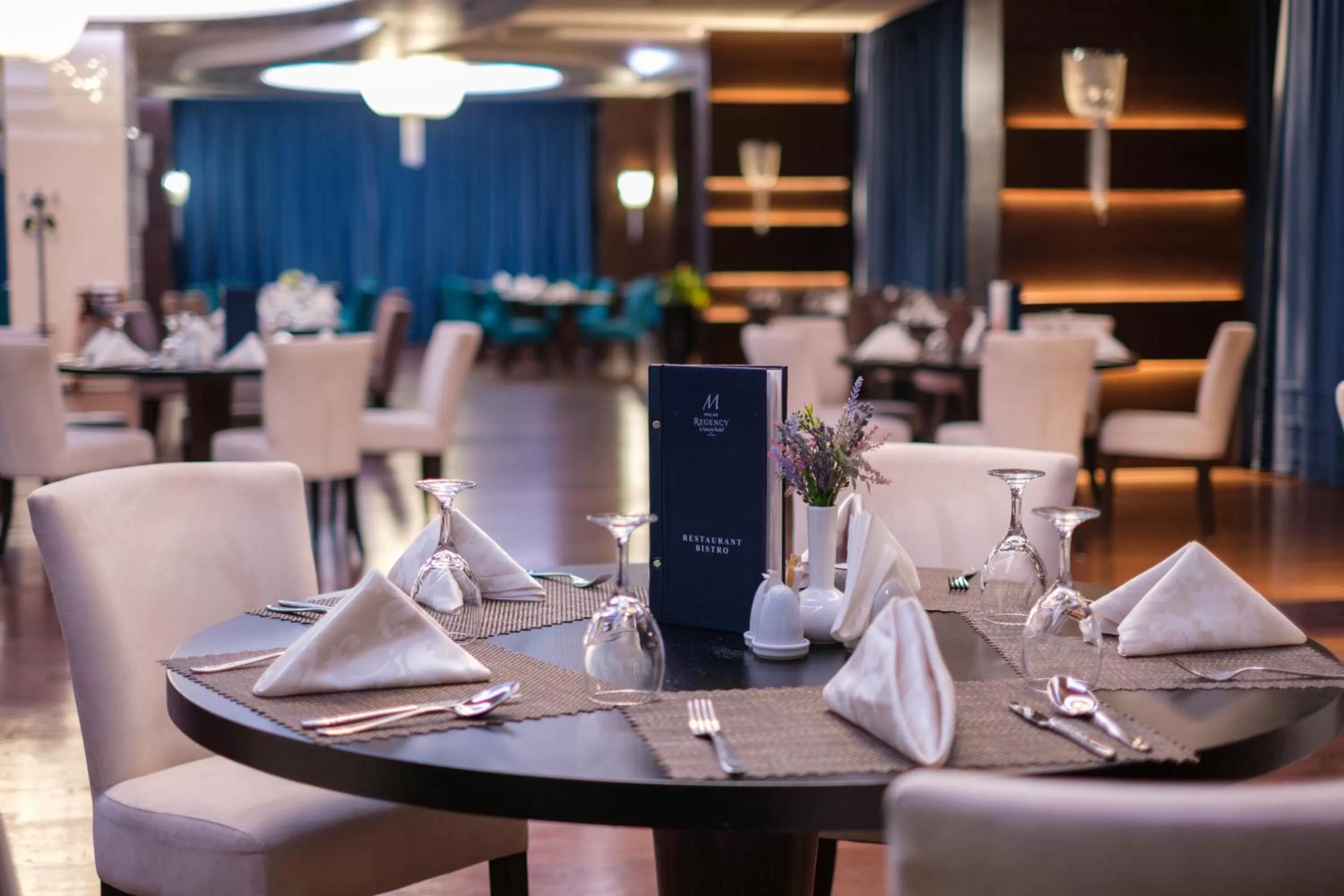 Restaurant/places to eat in Malak Regency Hotel