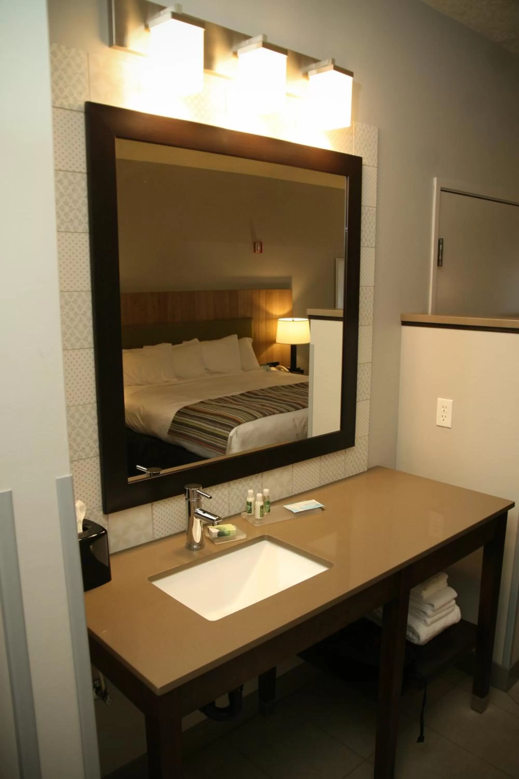 Area and facilities in Country Inn & Suites by Radisson, Prineville, OR