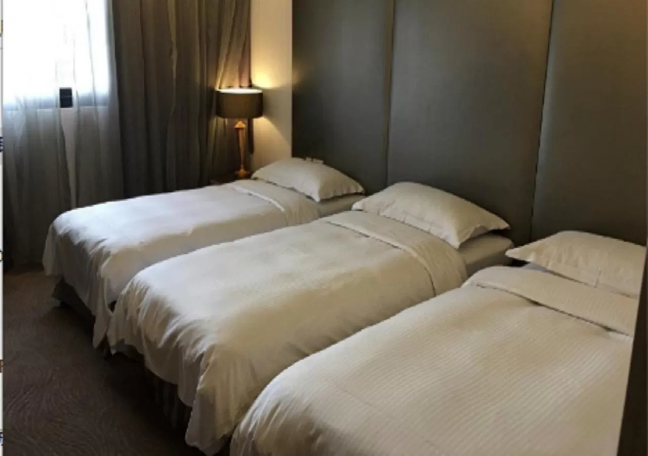Property building, Bed in The Metro Hotel - Taipei Branch