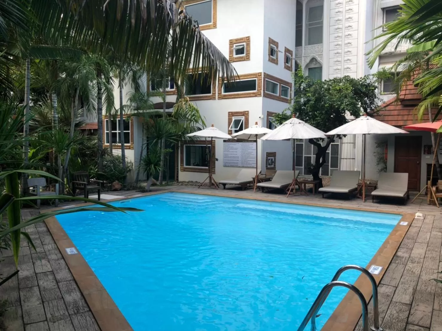 Pool view in Pingdoi Hualin Boutique Hotel