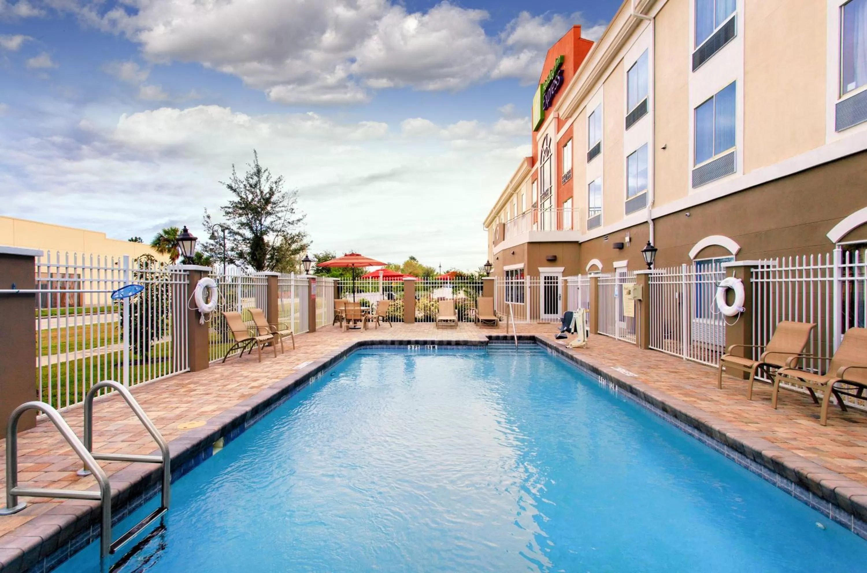 Swimming pool in Holiday Inn Express Lake Wales North-Winter Haven by IHG