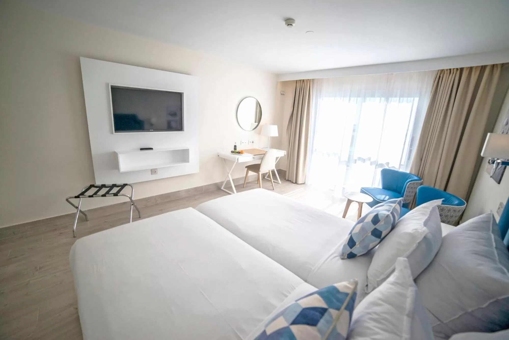 Photo of the whole room, Bed in Hotel Boutique TAO Caleta Mar