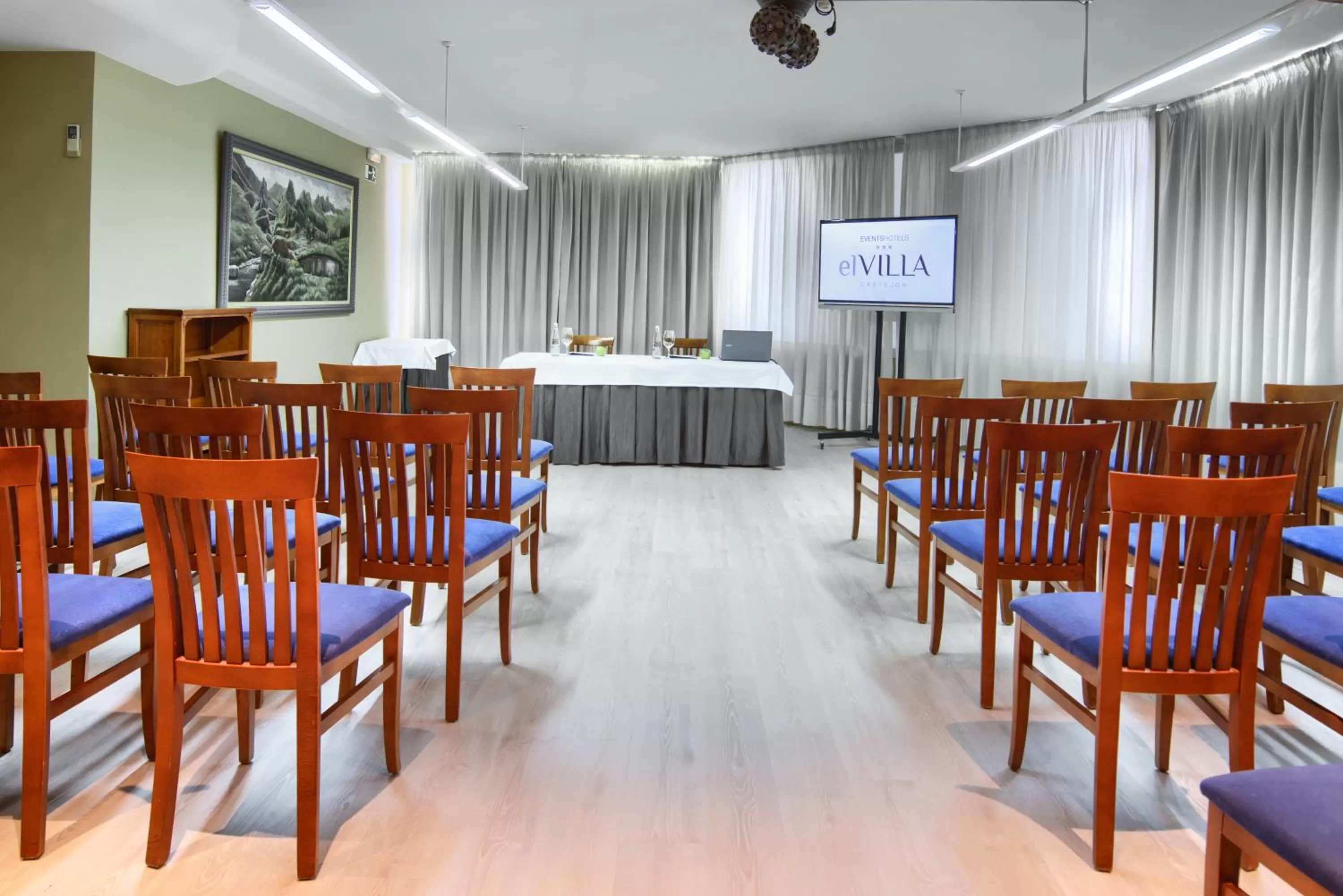 TV and multimedia in Hotel Luze El Villa