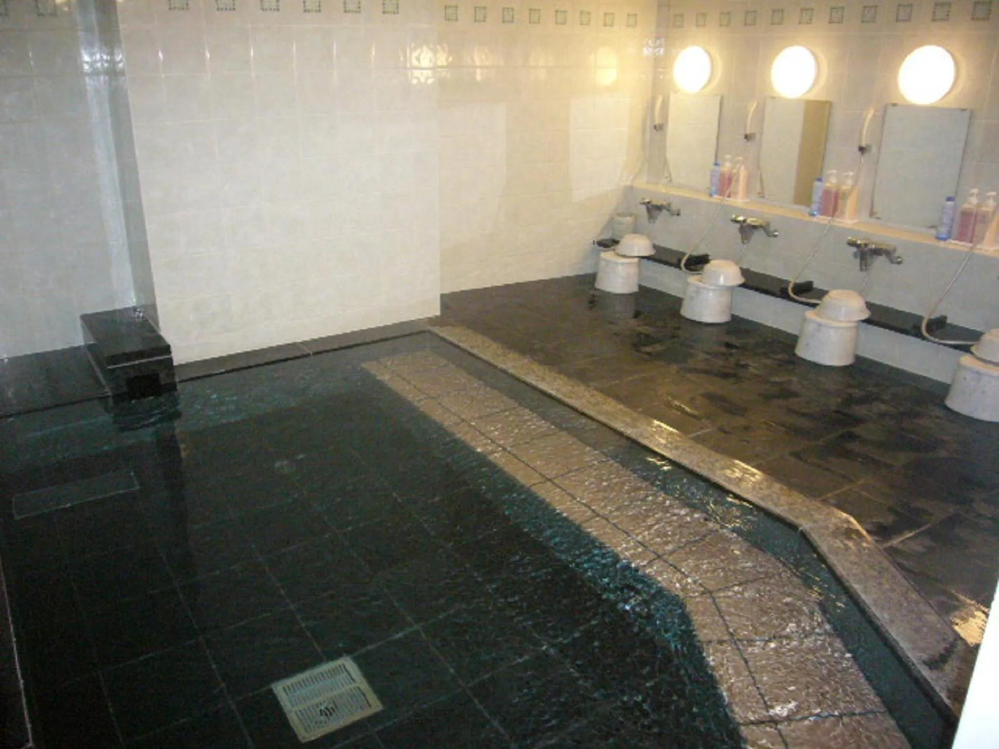 Public Bath in Hotel Route-Inn Yukuhashi
