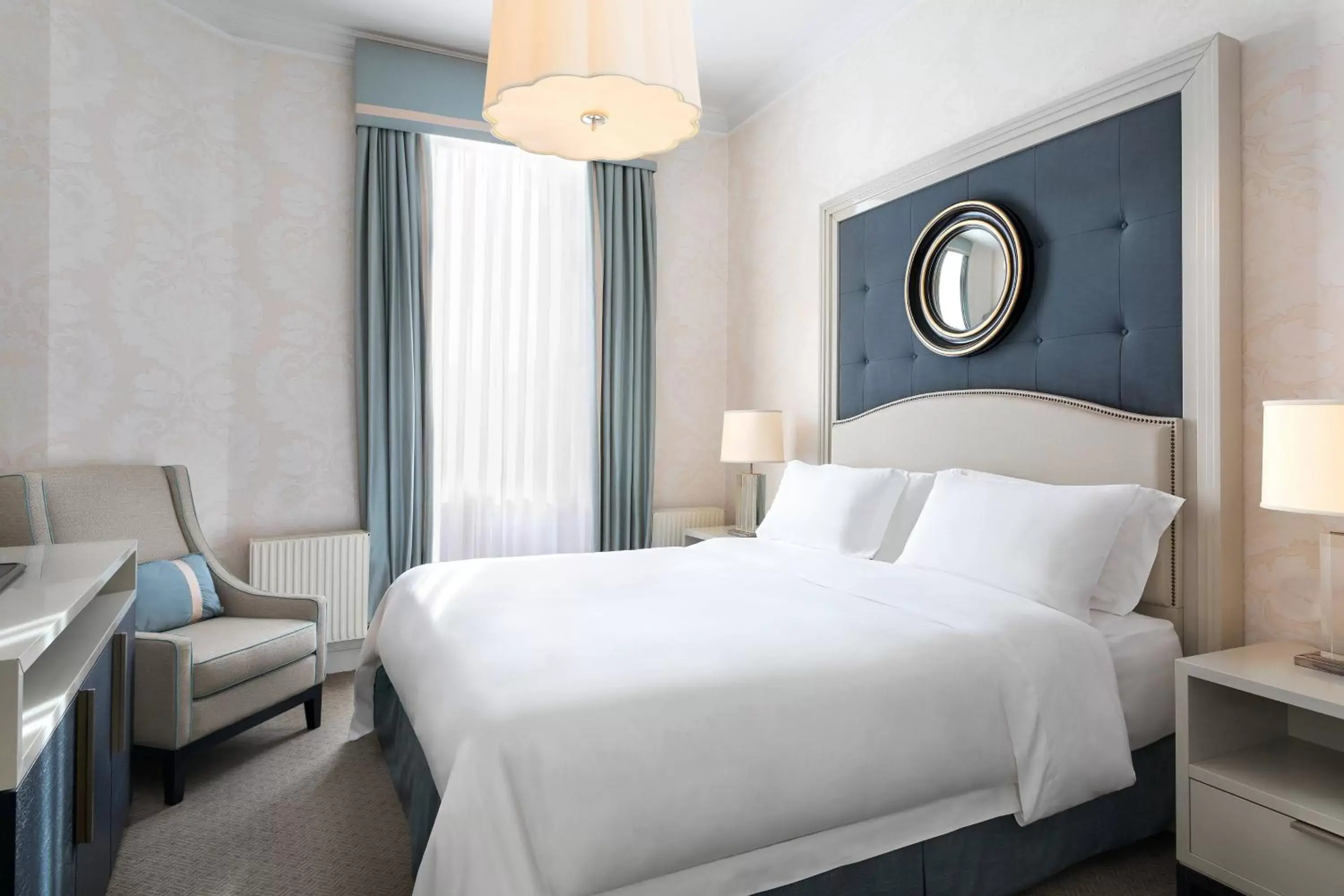 Classic, Guest room, 1 Queen in Hotel Bristol, A Luxury Collection Hotel, Warsaw Classic, Guest room, 1 Queen in Hotel Bristol, A Luxury Collection Hotel, Warsaw