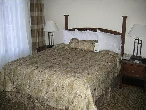 Bed in Staybridge Suites Indianapolis-Airport by IHG