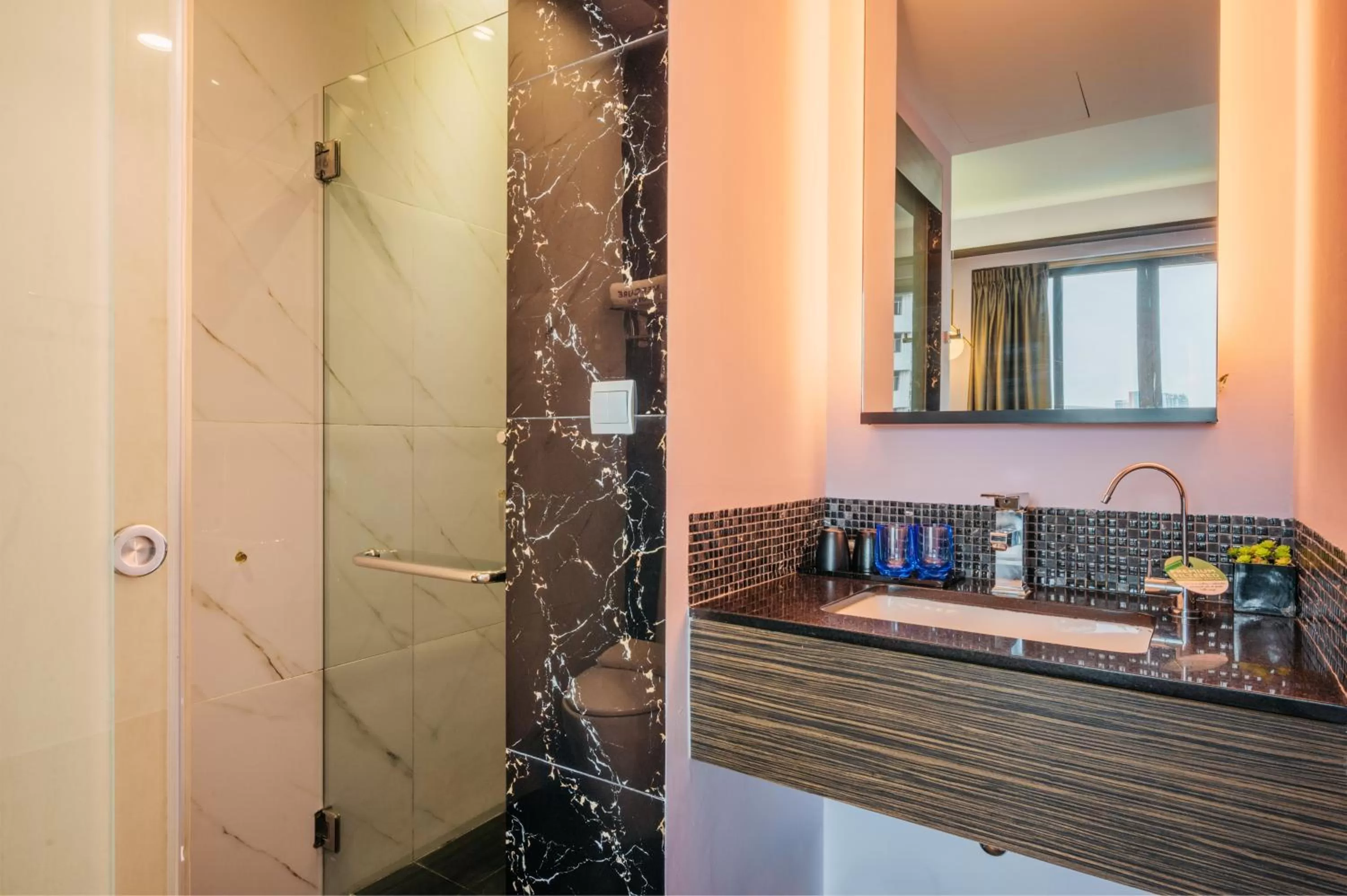 Bathroom in Mercure Singapore Tyrwhitt