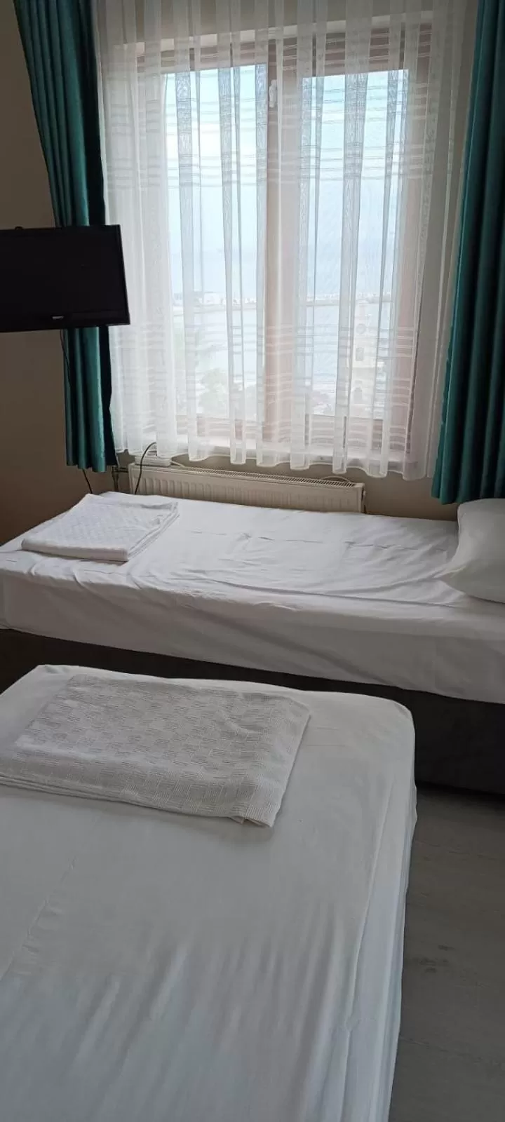 TV and multimedia, Bed in Hotel Crowded House