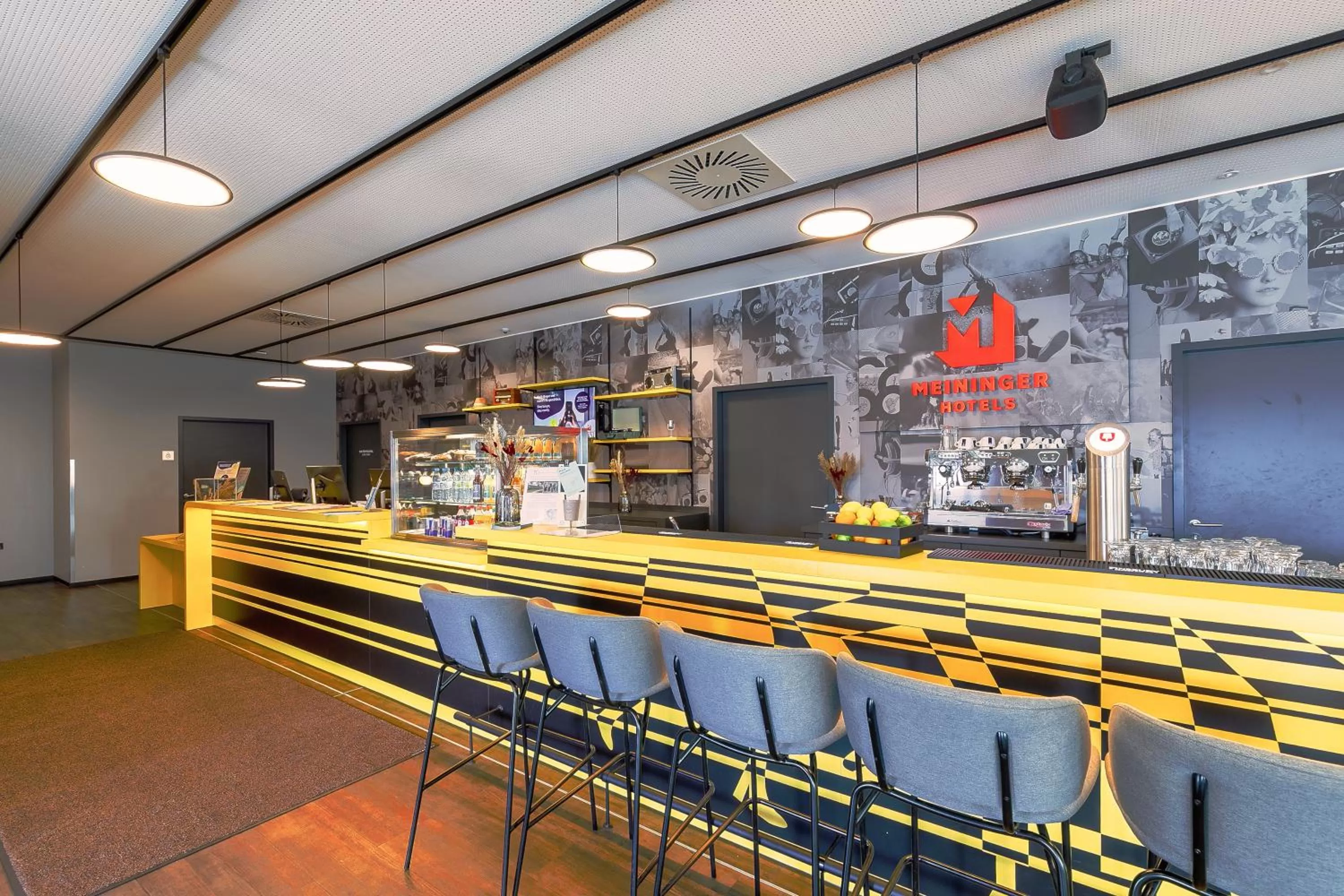 Lounge or bar, Lounge/Bar in MEININGER Hotel Dresden Zentrum