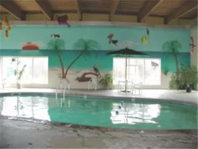 Swimming pool in Western Inn