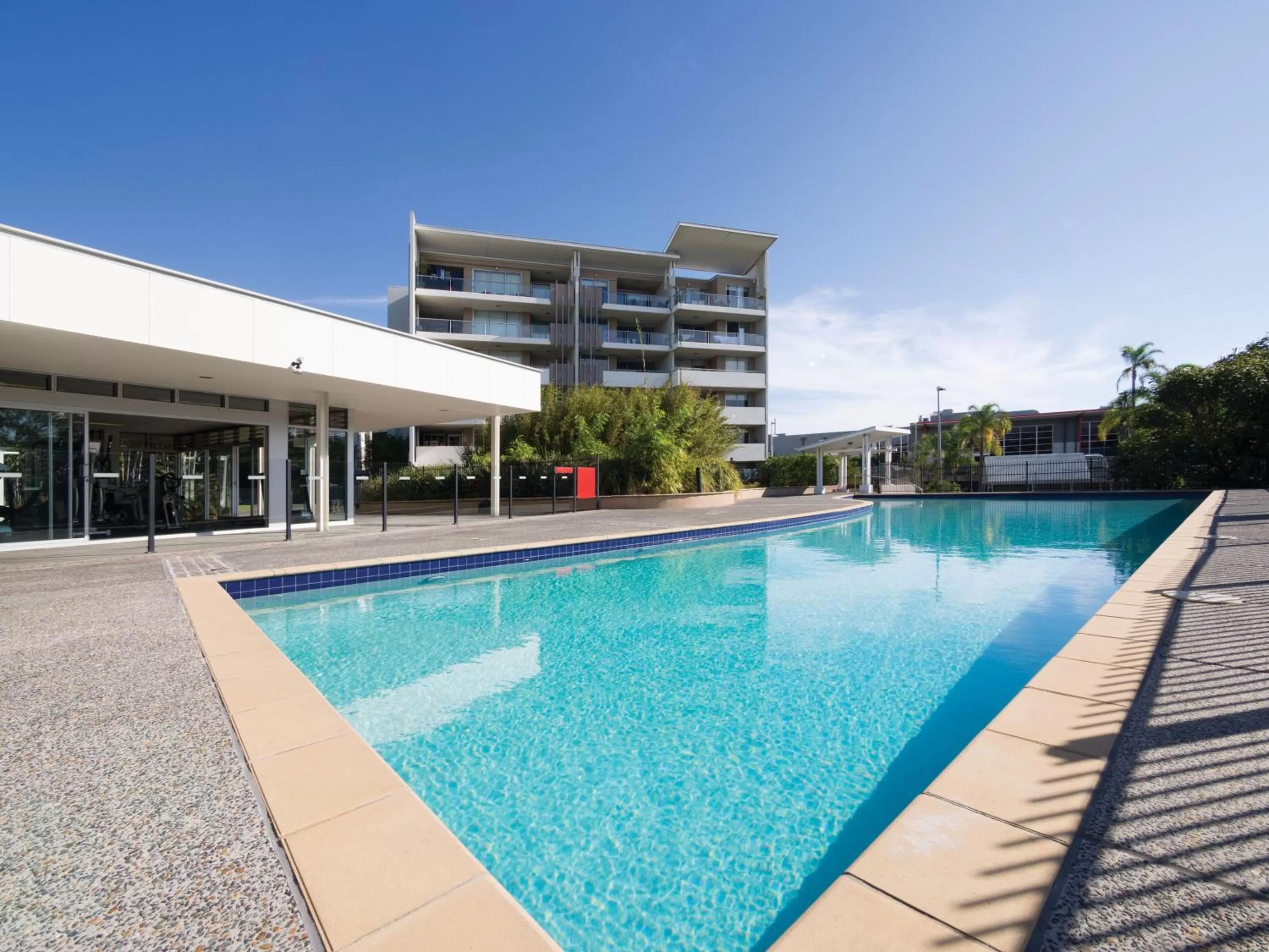 Swimming pool in Oaks Brisbane Mews Suites
