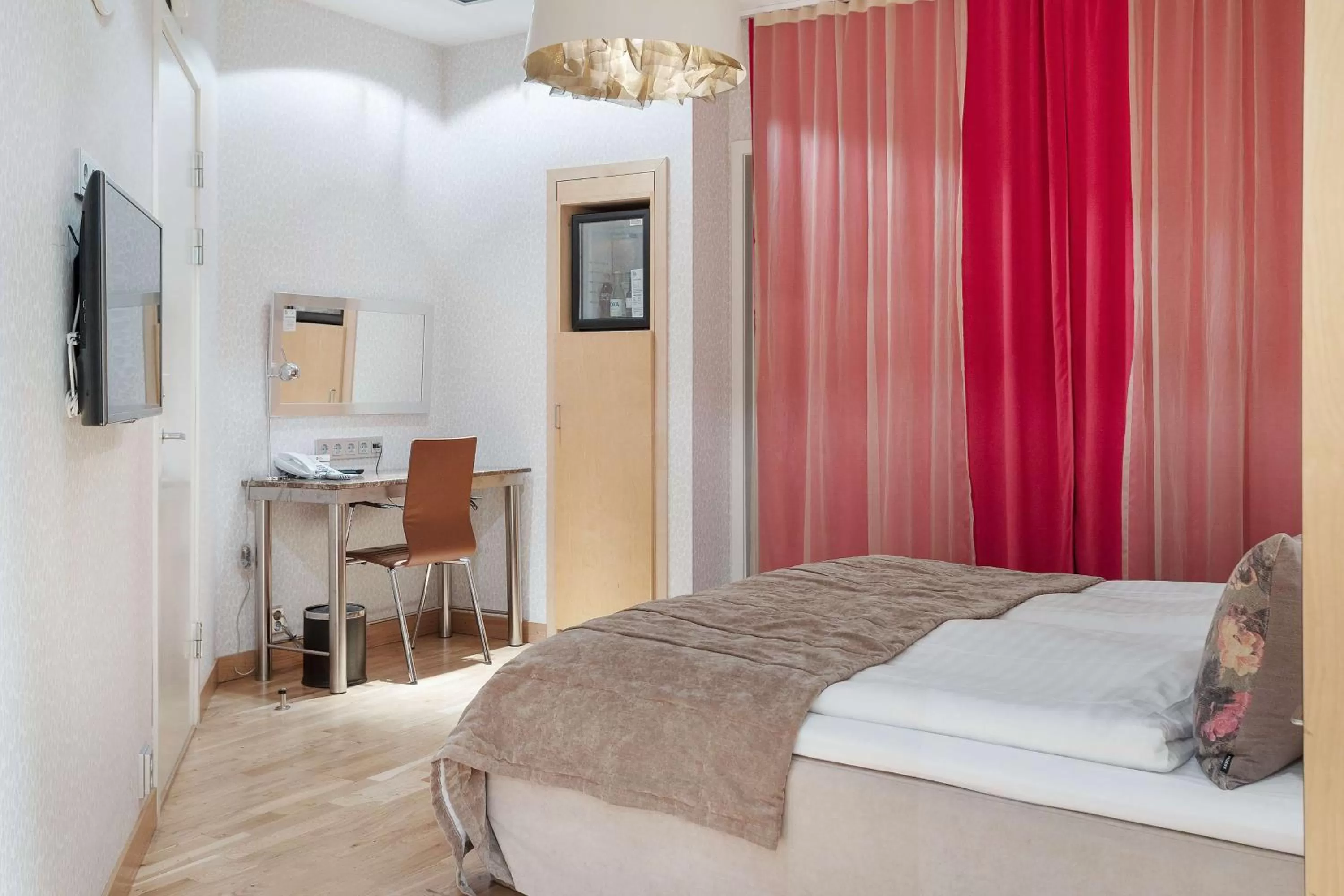 Two-Bedroom King Suite with Sauna - Non-Smoking in Best Western Plus Hotel Noble House