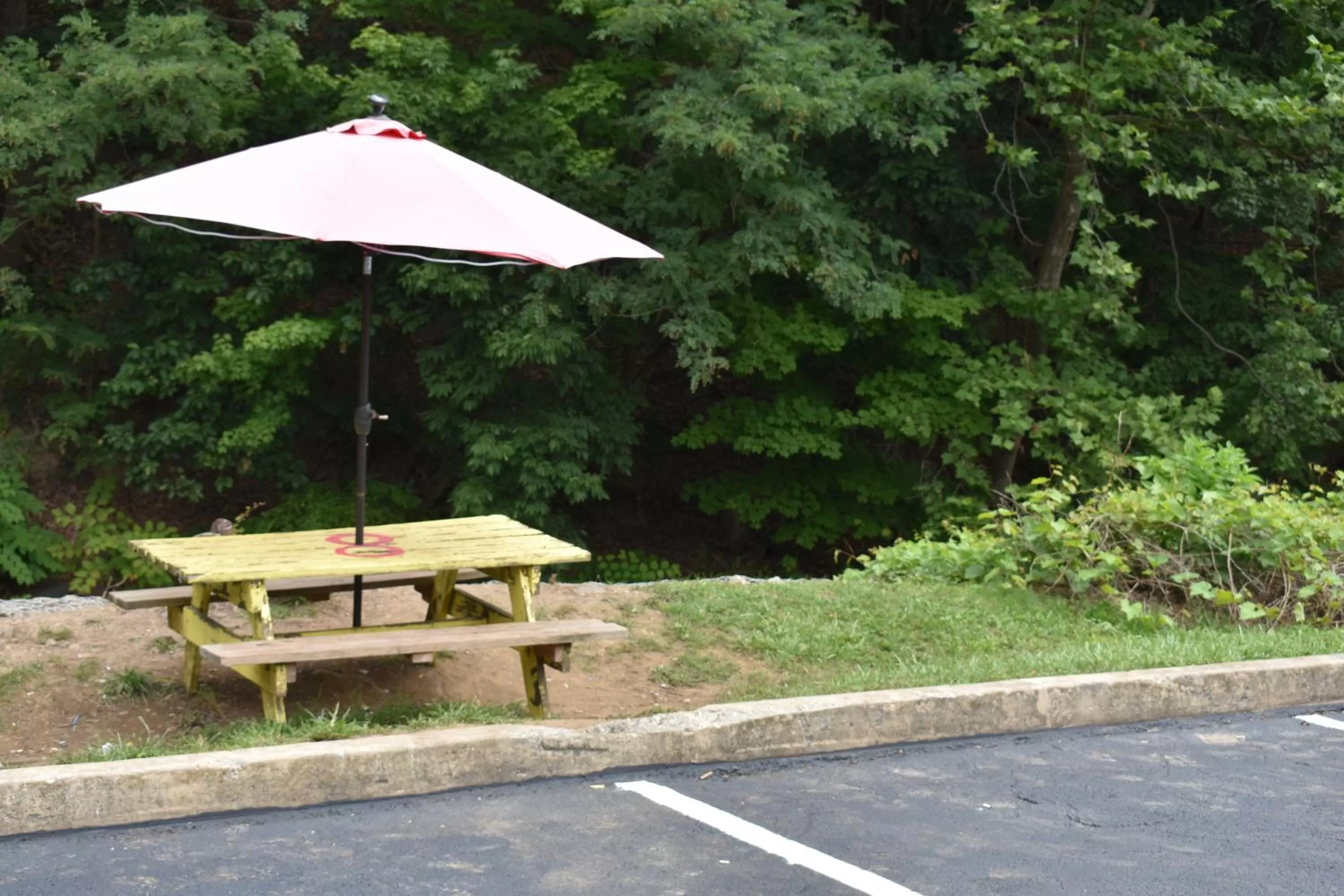 Super 8 by Wyndham La Vale/Cumberland Area