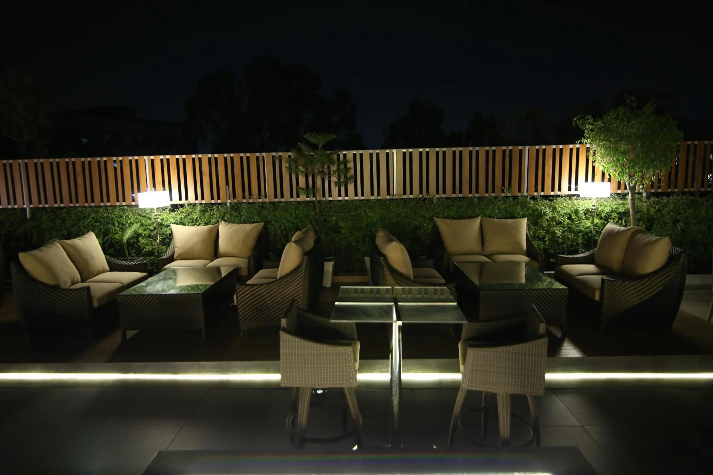 Evening entertainment in Hotel City Heart Premium