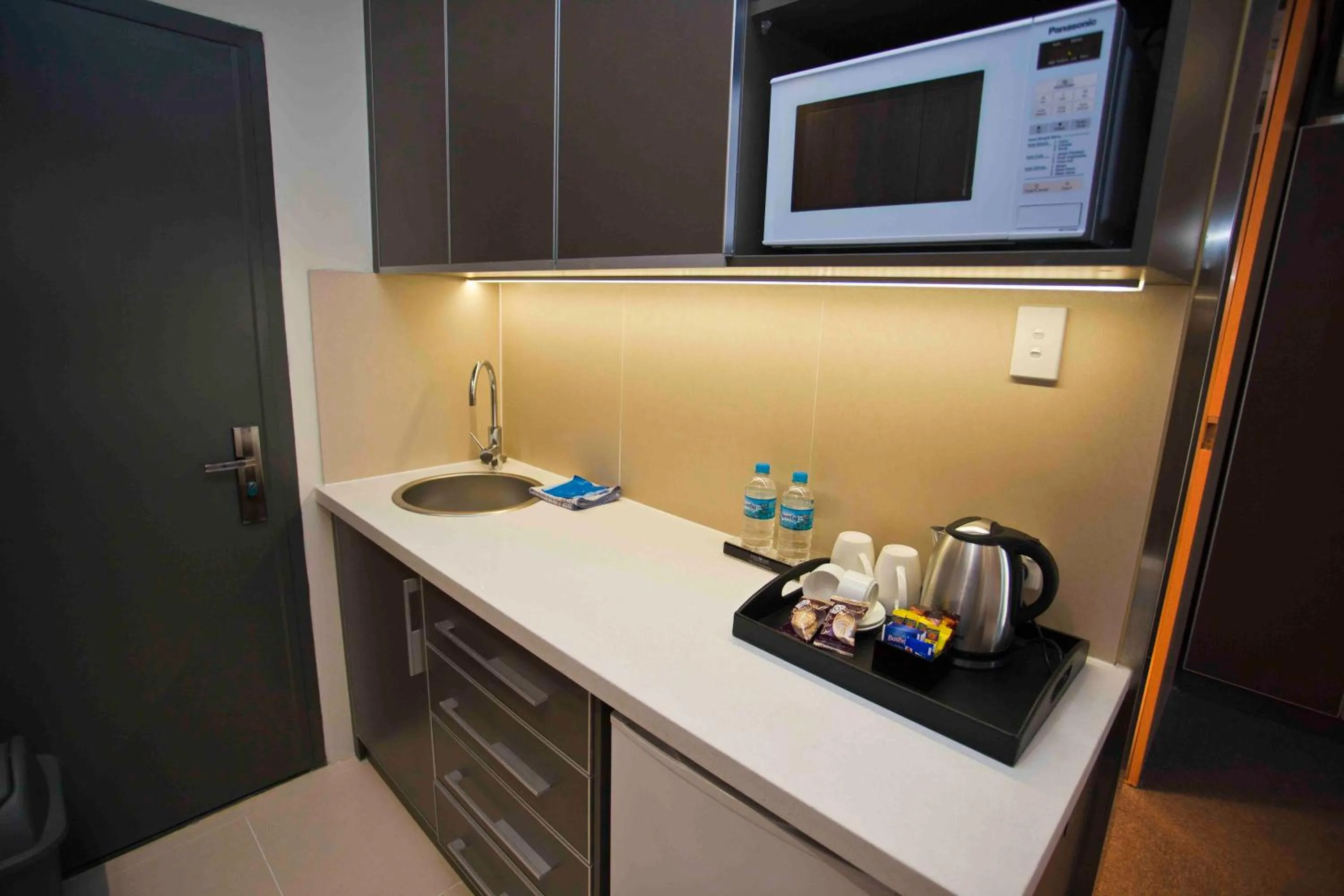 Kitchen or kitchenette in Kings Park - Accommodation