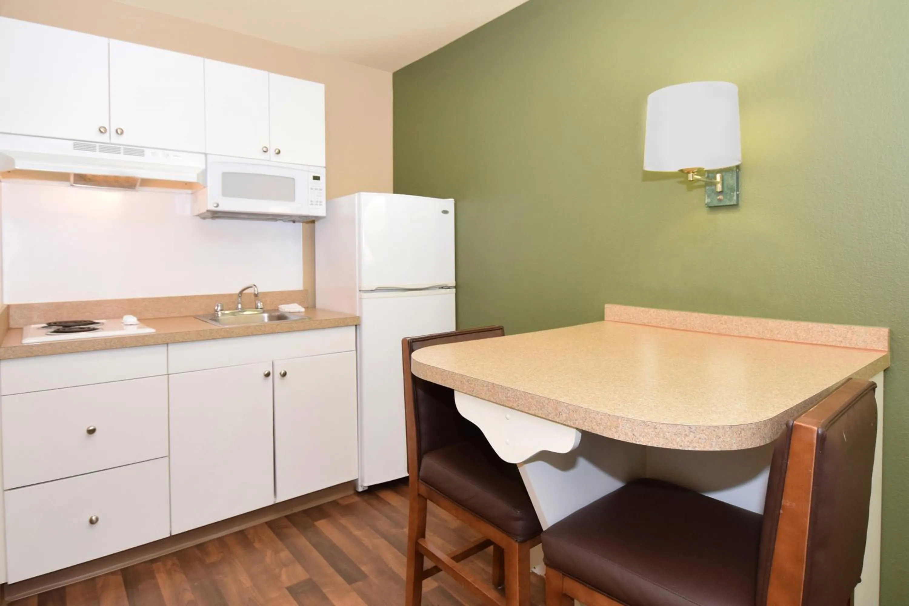 Kitchen or kitchenette in Extended Stay America Suites - Seattle - Southcenter