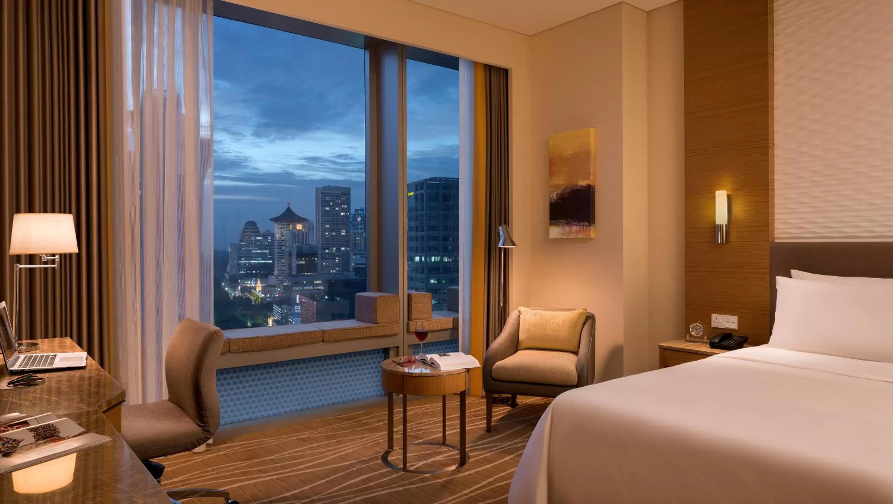 Photo of the whole room, Bed in JEN Singapore Orchardgateway by Shangri-La