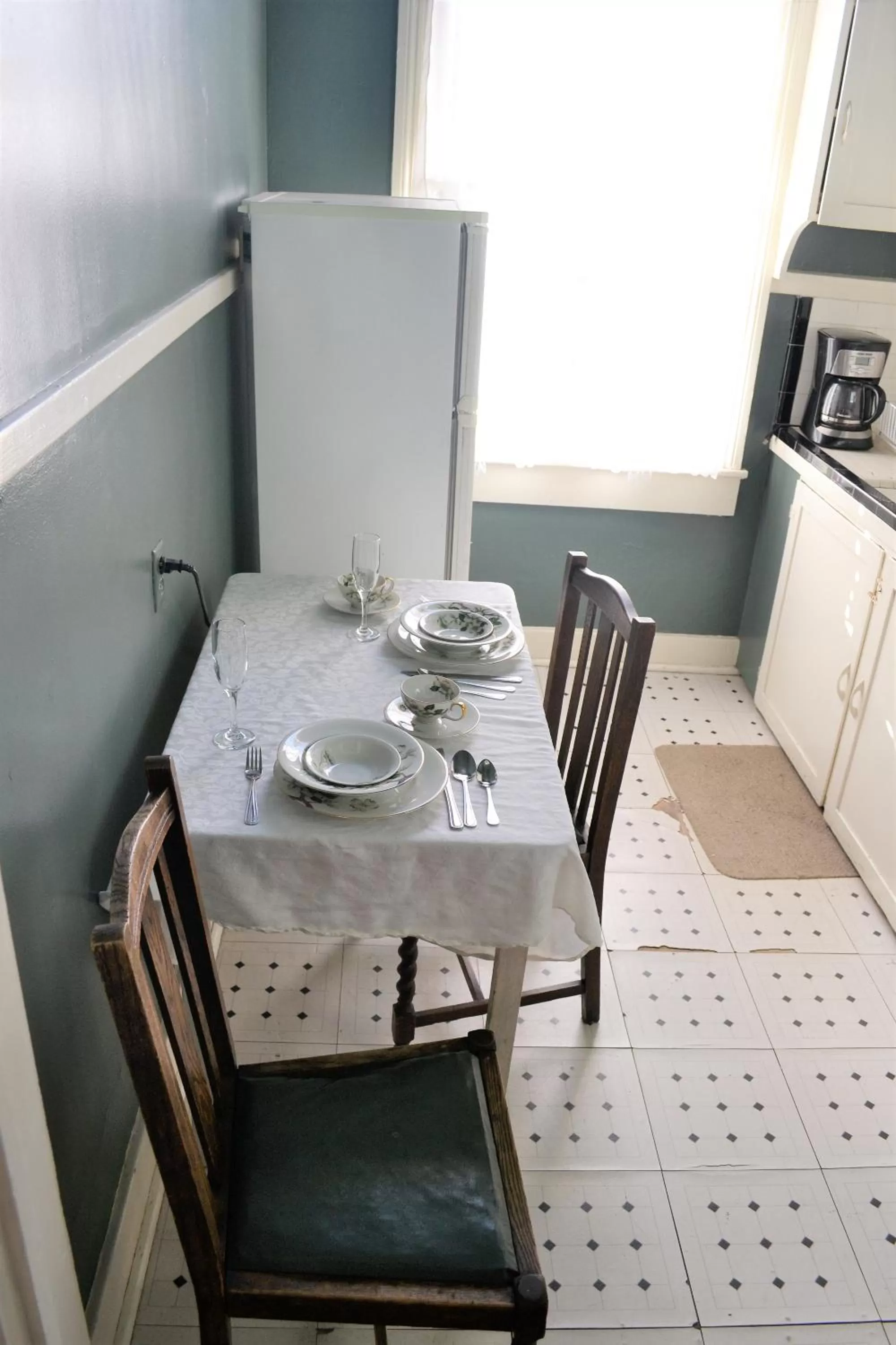 Coffee/tea facilities, Dining Area in Edgar Degas House Historic Home and Museum