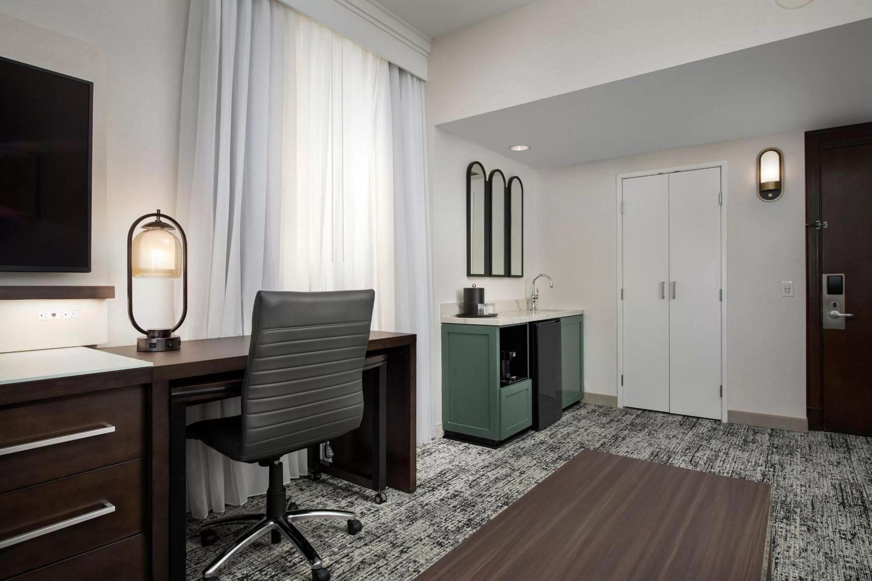 Bedroom in Courtyard by Marriott San Diego Downtown