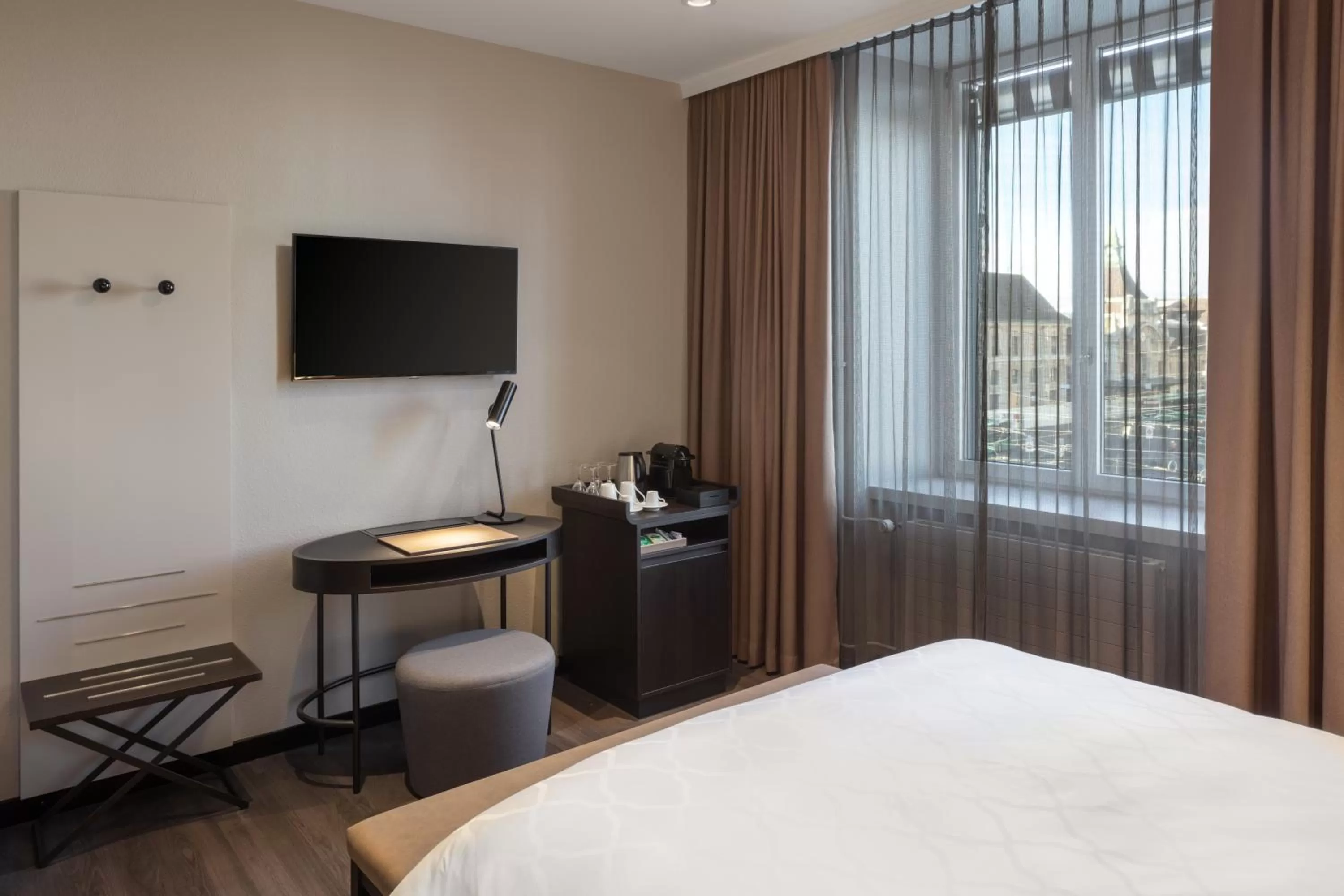 TV and multimedia, Bed in Hotel Victoria