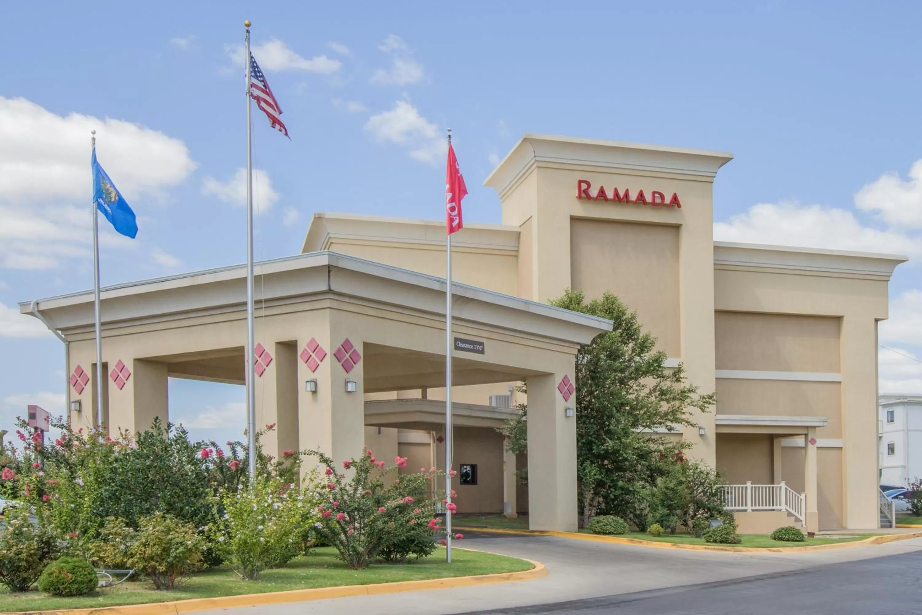 Facade/entrance, Property Building in Ramada by Wyndham Tulsa