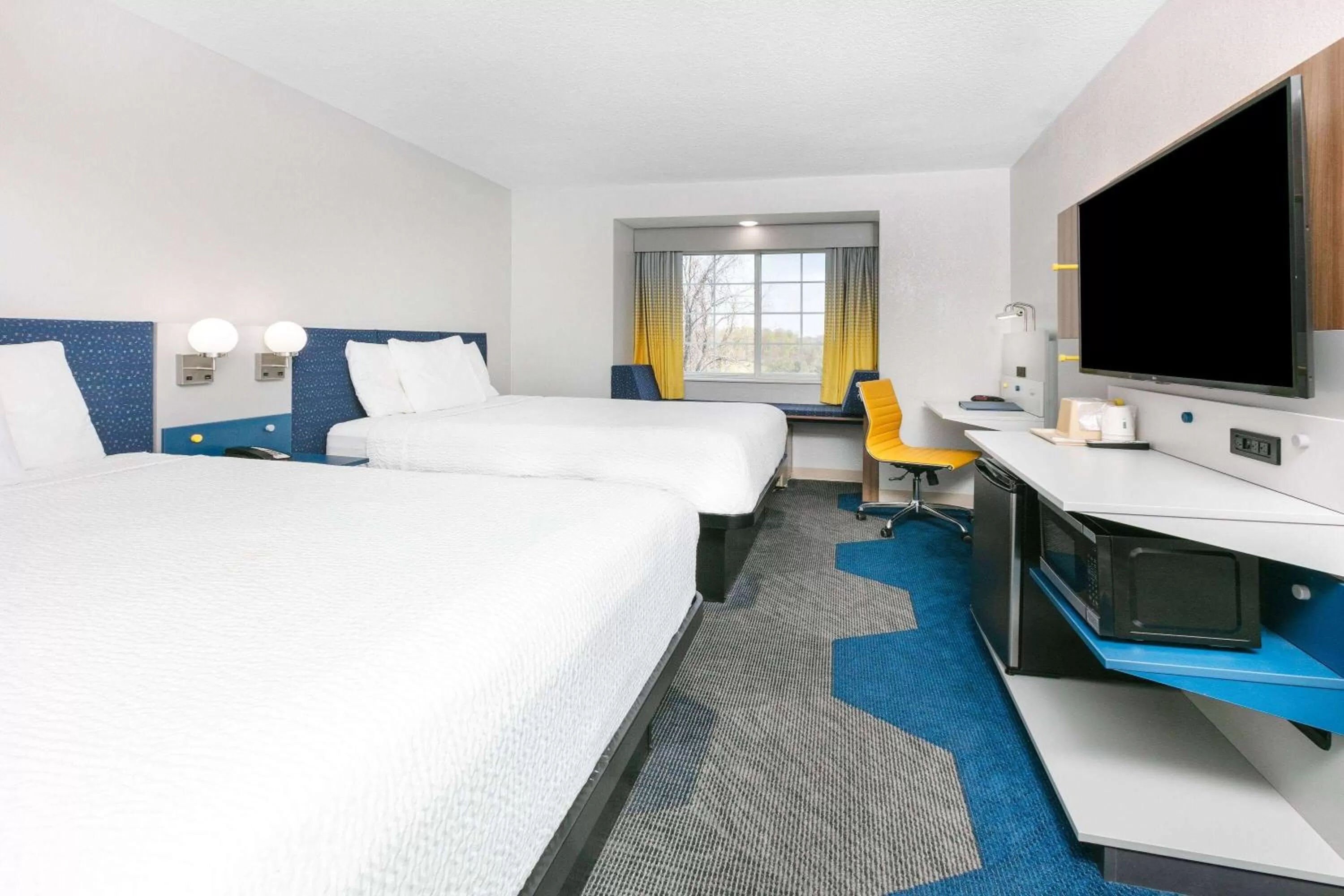 Photo of the whole room, Bed in Microtel Inn by Wyndham Beckley