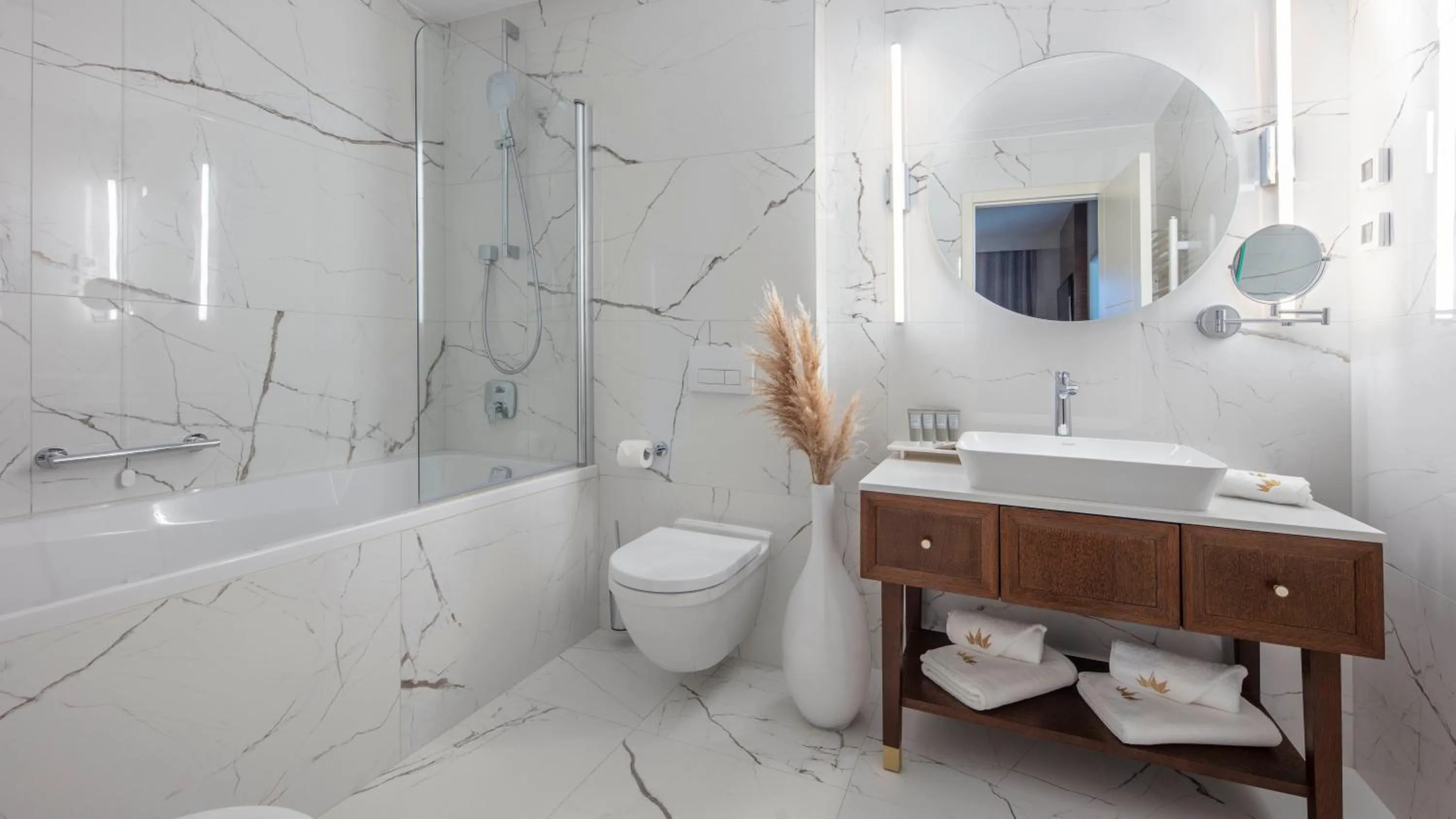 Toilet in Royal Neptun Hotel