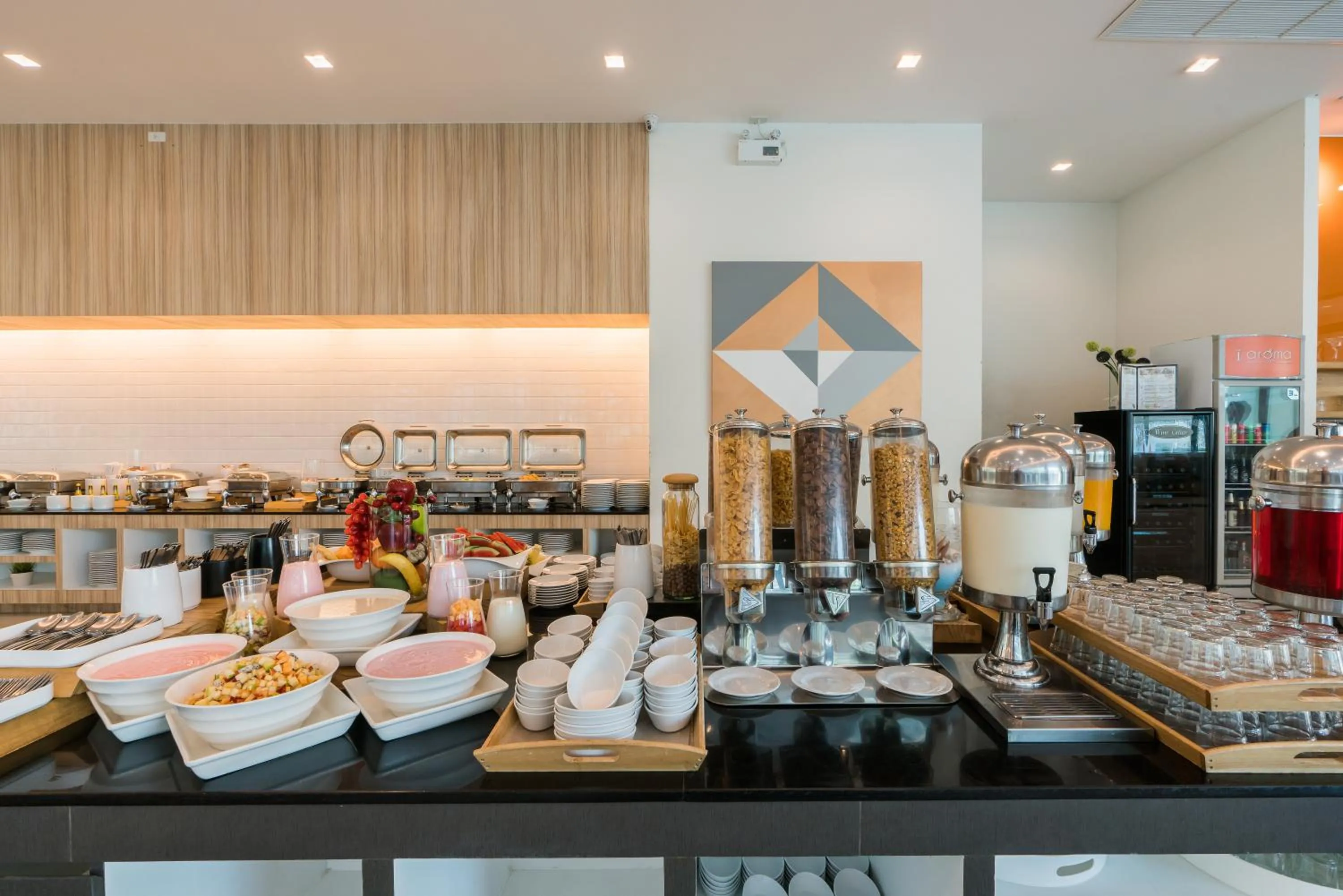 Restaurant/places to eat in Hotel J Residence Pattaya