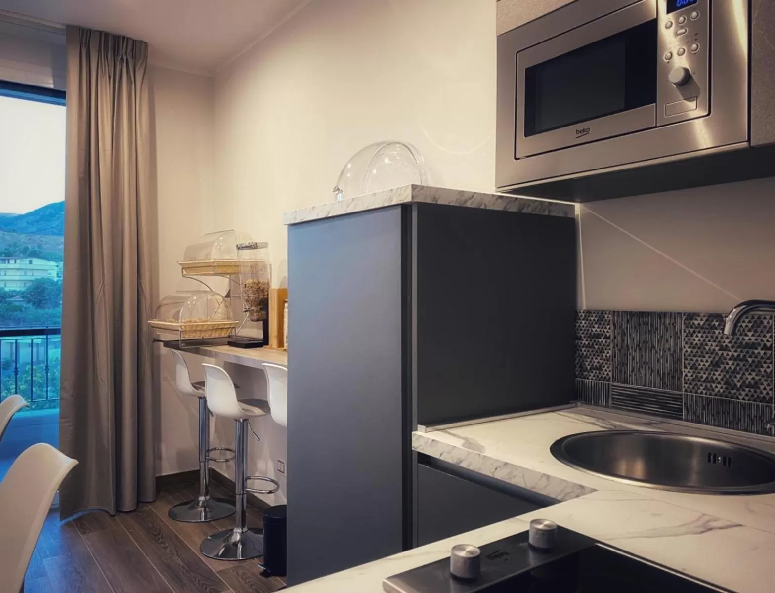 Kitchen/Kitchenette in Lumarooms B&B