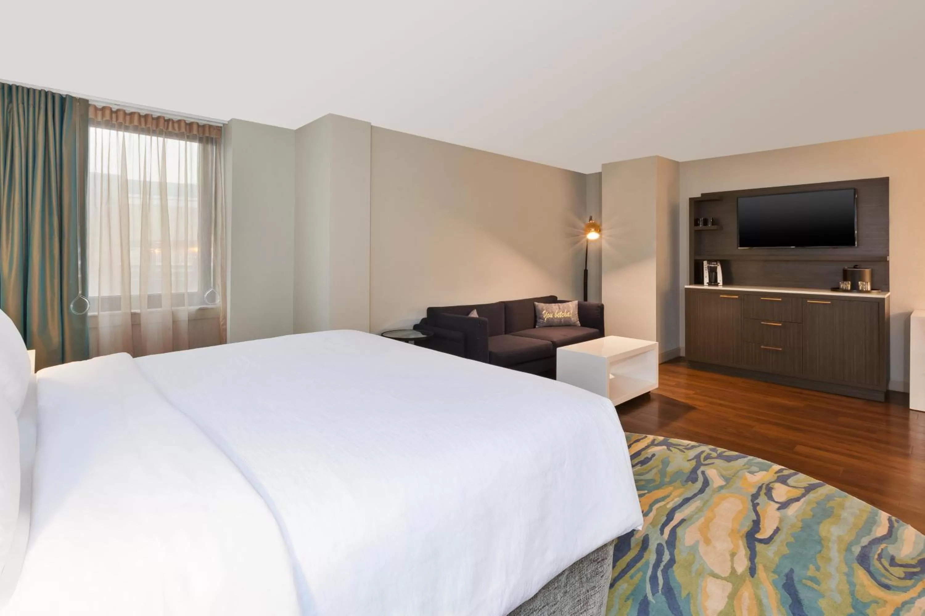 Bedroom, Bed in Hotel Indigo Rochester - Mayo Clinic Area by IHG