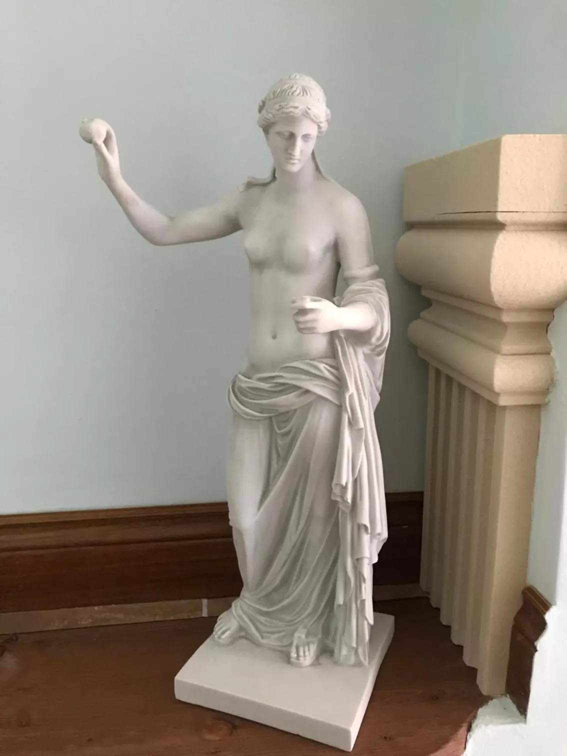 Decorative detail in Lilly