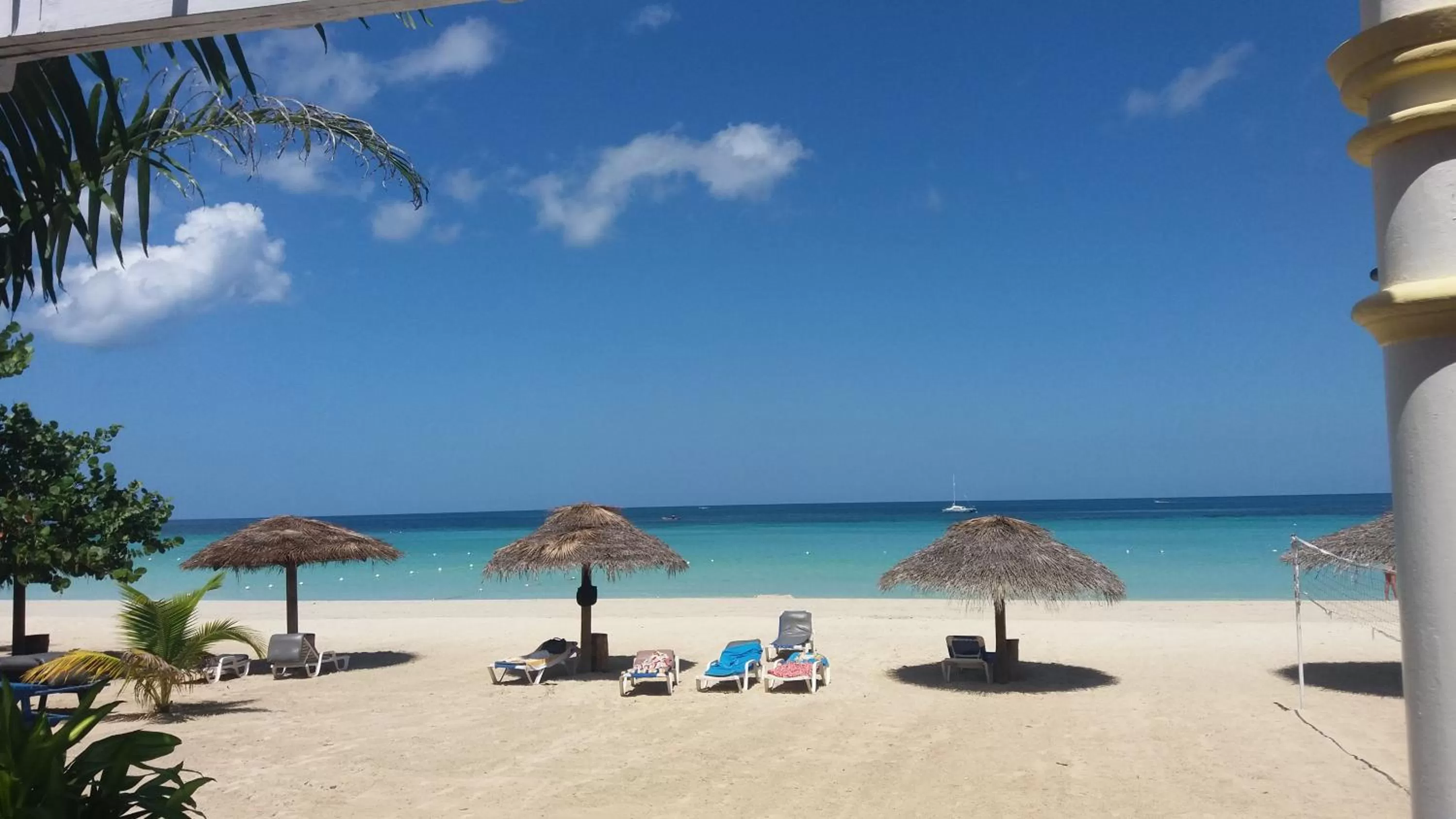 Day in Beachcomber Club Resort